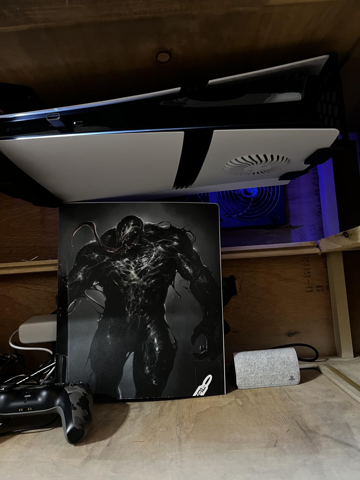 Glistco Stealth Mount for PlayStation 5 & PS5 Pro, Under-Desk Console Holder for Space-Saving, Horizontal Under Desk Mount for Secure and Stable Console Placement (Original PS5/ PS5 Pro) customer photo 1