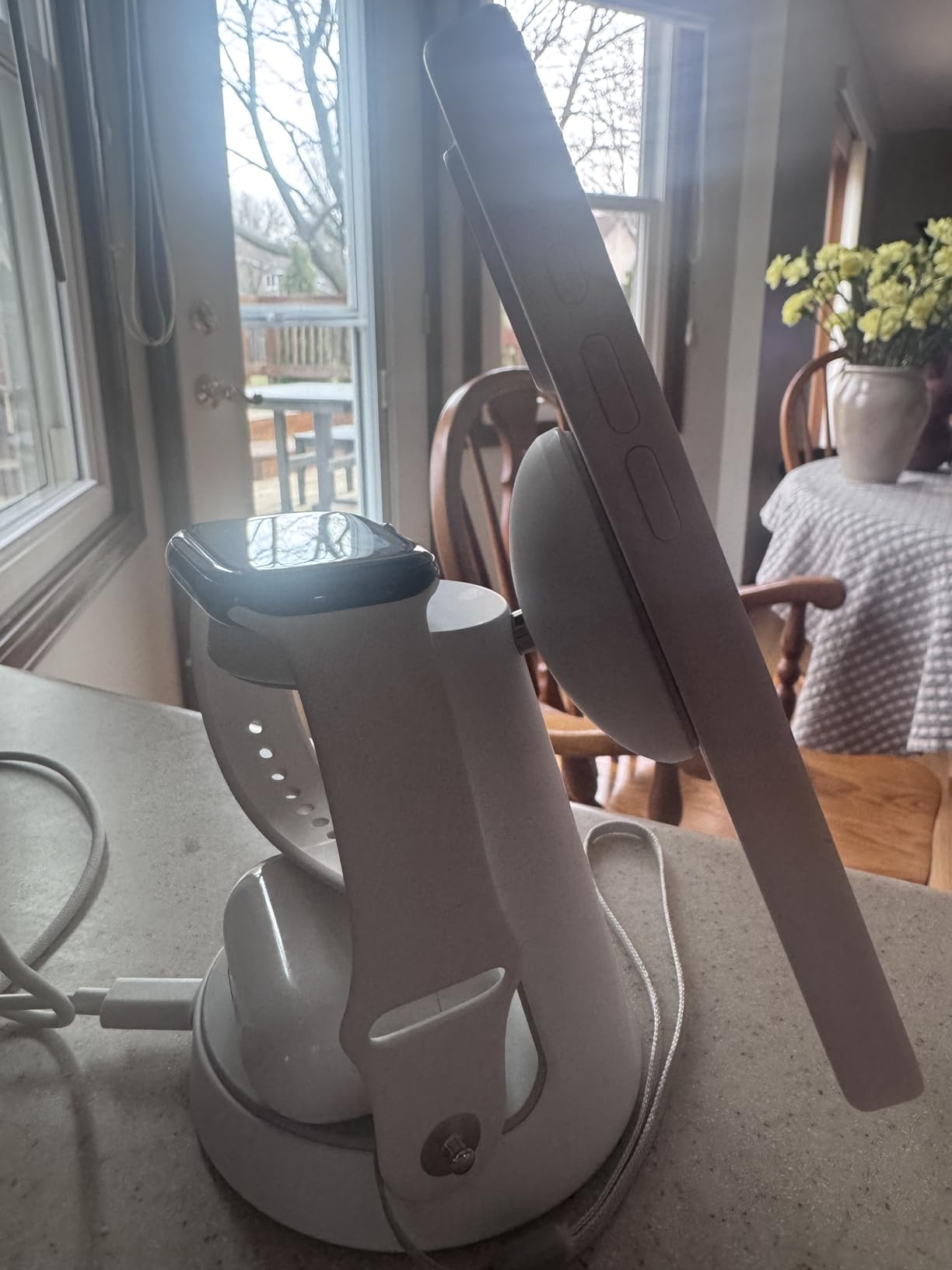 Anker MagSafe Charger Compatible, MagGo 3-in-1 Charging Station, Nano Charging Stand, Qi2 Certified 15W Magnetic Wireless Charger Dock, for iPhone17/16/15/14, Apple Watch, AirPods (Adapter Included) customer photo 2