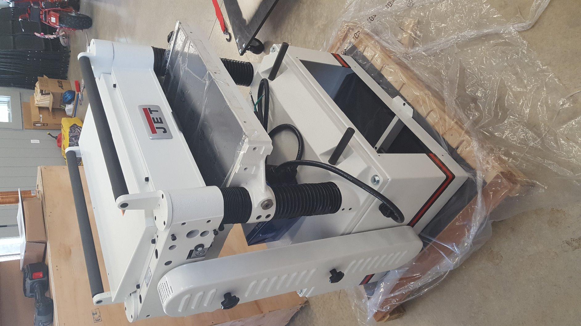 JET Black 20-Inch Thickness Planer for Woodworking, Helical Style Cutterhead with 2-Speed (24 FPM / 31 FPM) Feed Rate, 5 HP, 230V 1Ph (JPW-208HH-BLK) customer photo 2