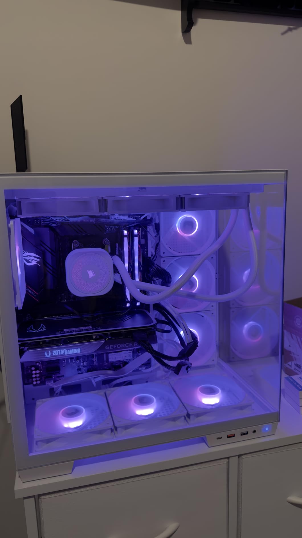 CORSAIR Nautilus 240 RS ARGB Liquid CPU Cooler - 240mm AIO - Low-Noise - Direct Motherboard Connection - Daisy-Chain - Intel LGA 1851/1700, AMD AM5/AM4 - 2X RS120 ARGB Fans Included - Black customer photo 1