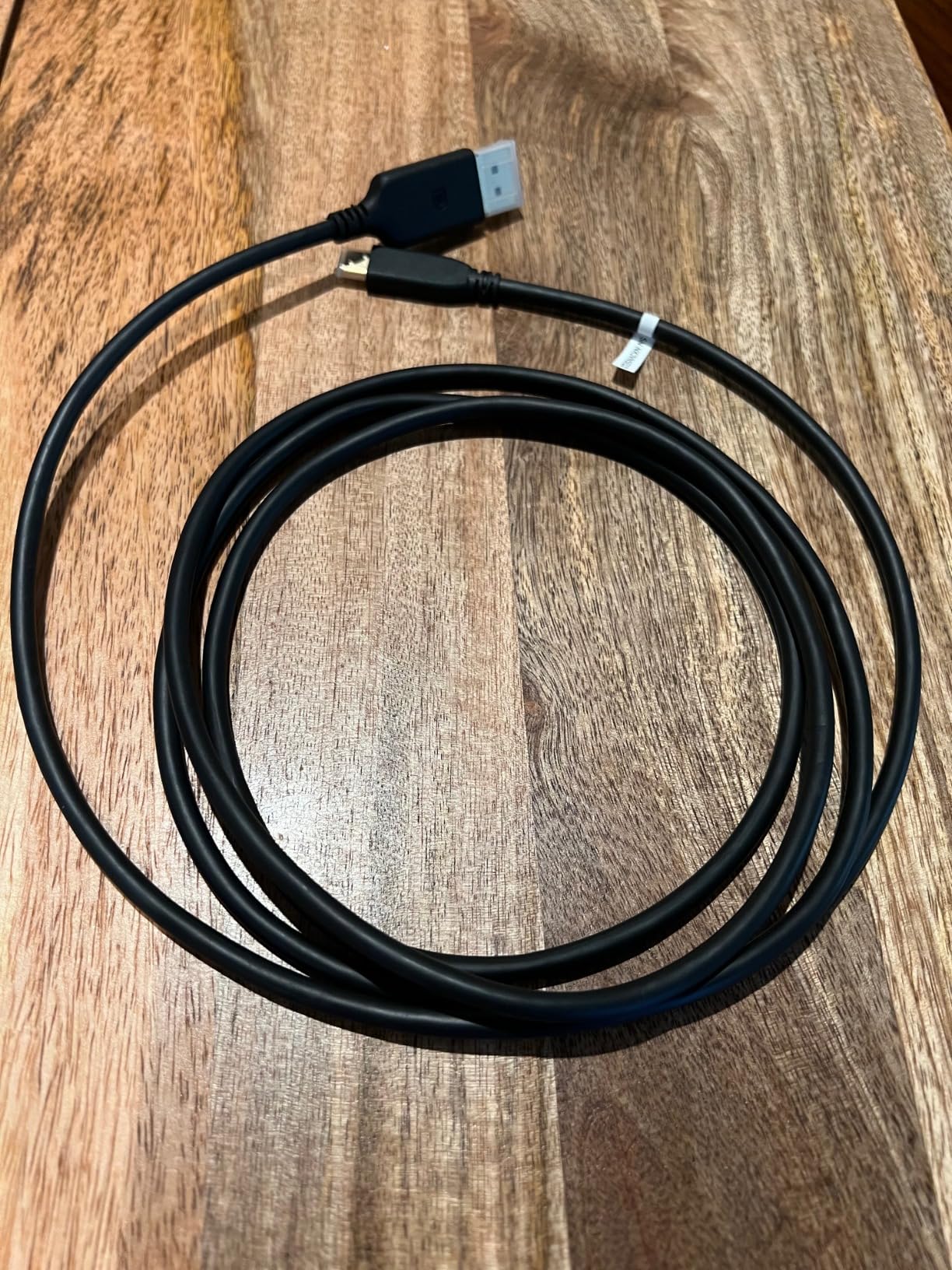 Cable Matters [VESA Certified] 40Gbps Unidirectional USB C to DisplayPort 2.1 Cable - 6.6ft, Supports DP40, 8K@120Hz / 4K@480Hz (Thunderbolt 4 to DisplayPort Cable) - Not for Portable USB-C Monitor customer photo 2