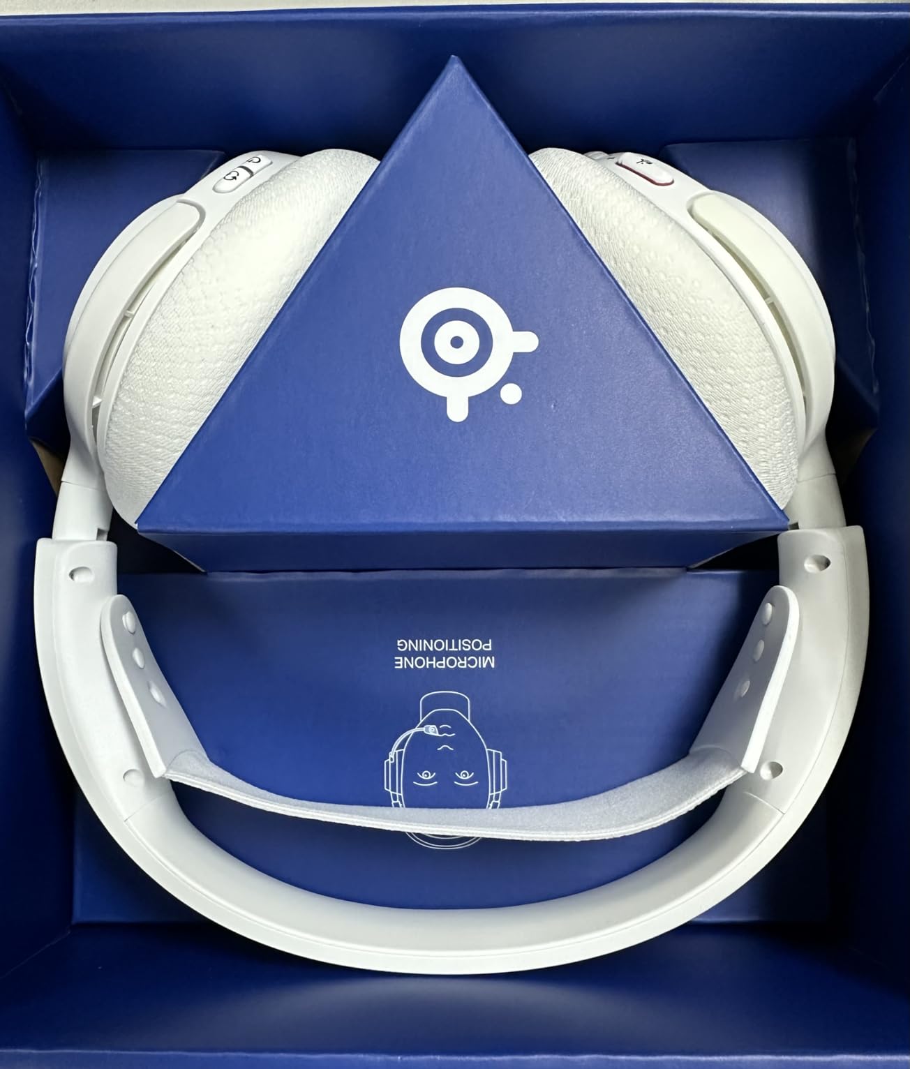 SteelSeries Arctis Nova 5P Wireless Multi-System Gaming Headset - White - Neodymium Magnetic Drivers - 100+ Audio Presets - 60 HR Battery - 2.4GHz or BT - Gen2.X Mic - PS5, PS4, PC, Switch, Mobile customer photo 1