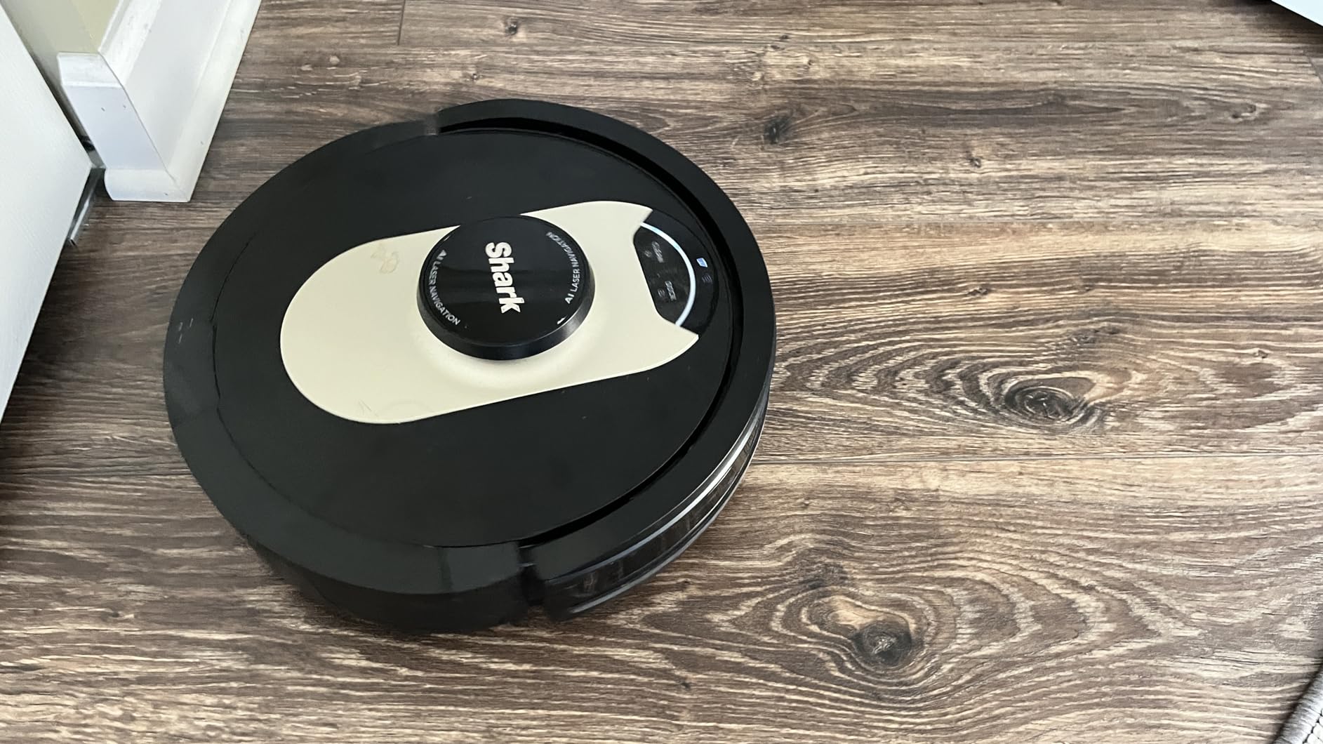 Shark Plus 2in1 Robot Vacuum & Mop with Sonic Mopping, Home Mapping, HEPA Bagless Self Empty Base, CleanEdge, for Pet Hair, WiFi, Black/Mocha, AV2630WA, for Carpets & Hardfloors customer photo 2