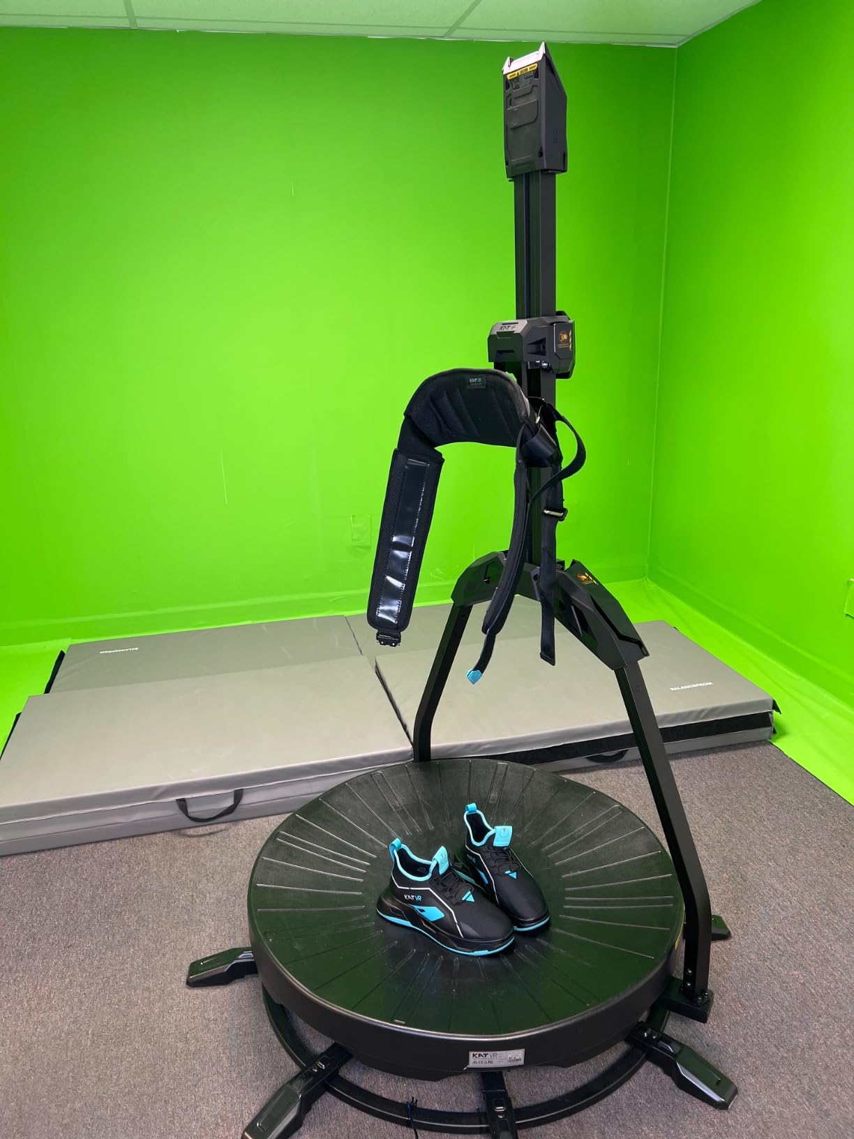 KAT Walk C2 CORE VR Treadmill | 360° Omnidirectional Walking Pad for Immersive Gaming & Home Fitness | Compatible with SteamVR, Oculus, Quest | Game-Tuned Motion Support for VR Enthusiasts US Size 9 customer photo 1