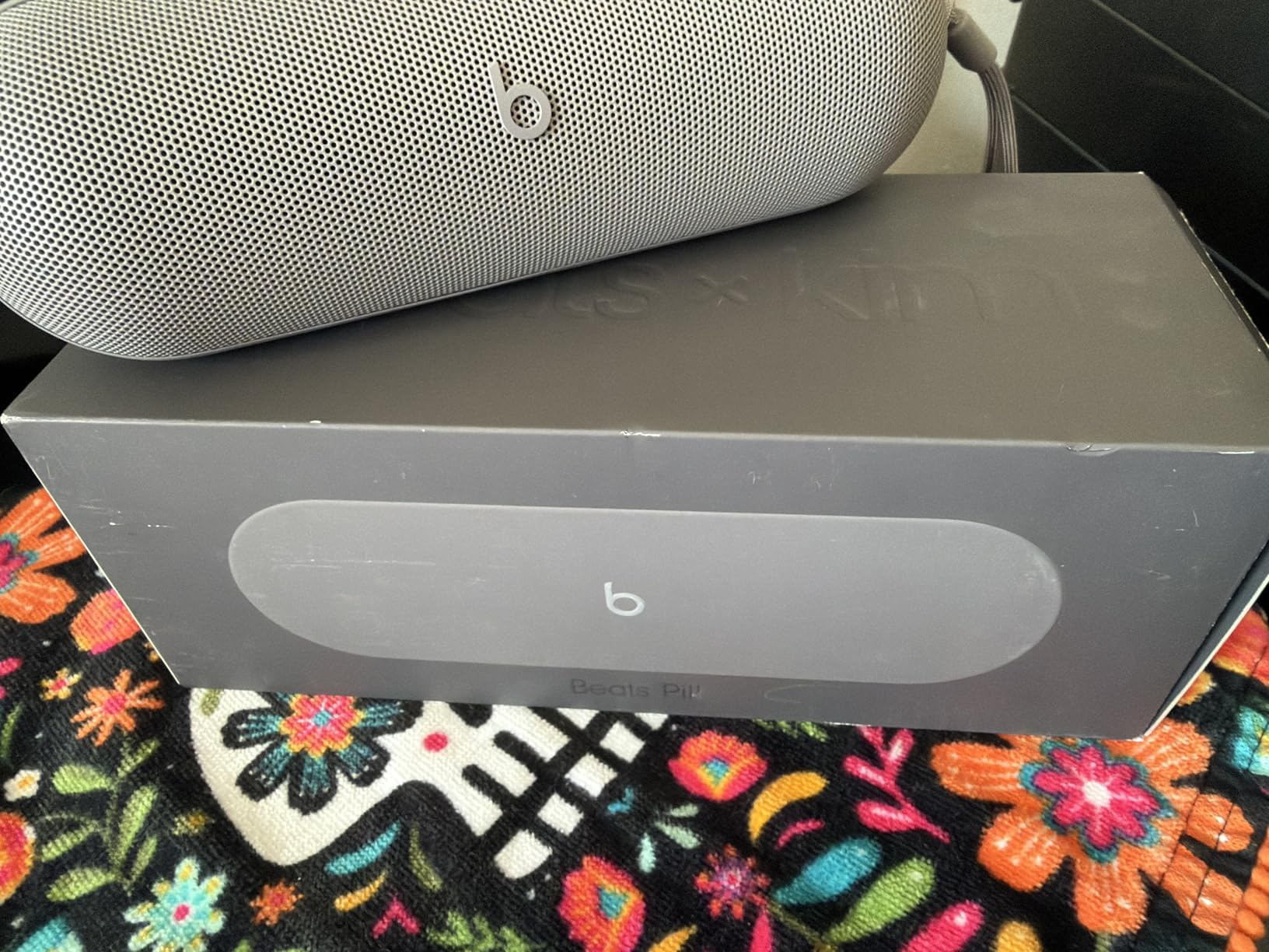 Beats Pill x Kim Kardashian - Wireless Bluetooth Speaker and Portable Charger via USB-C - Up to 24 Hours Battery Life, IP67 Water Resistant, Apple & Android Compatible, Built-in Mic - Dark Gray customer photo 2