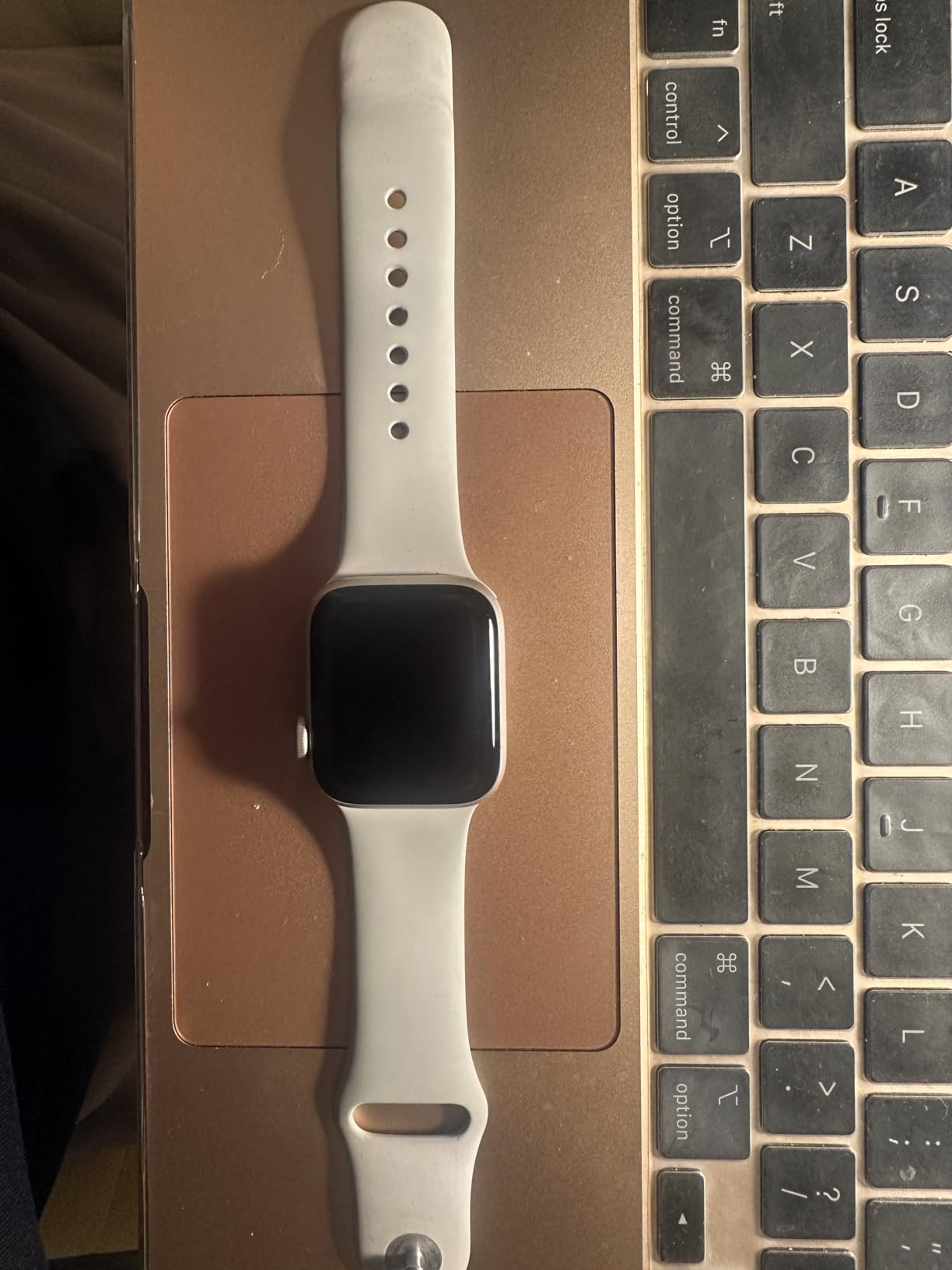 Watch SE (2nd Gen) [GPS 44mm] Smartwatch with Midnight Aluminum Case with Midnight Sport Band M/L. Fitness and Sleep Trackers, Crash Detection, Heart Rate Monitor, Retina Display customer photo 1