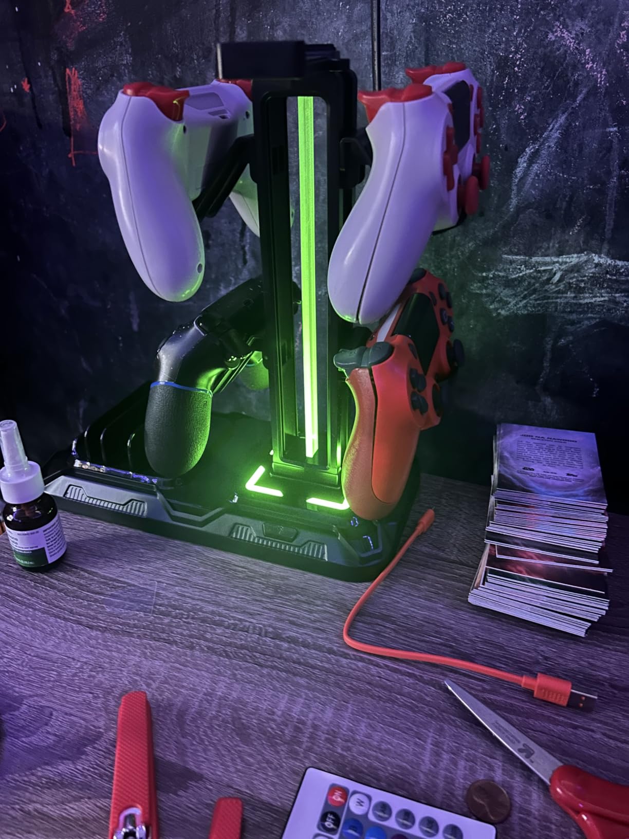 KDD Headset Stand with Charging Station - Detachable Controller Holder with 9 Light Modes - Rotatable Headphone Hanger with USB A&C Charger Ports - Earphone Hook for PC Gaming Accessories Storage customer photo 1