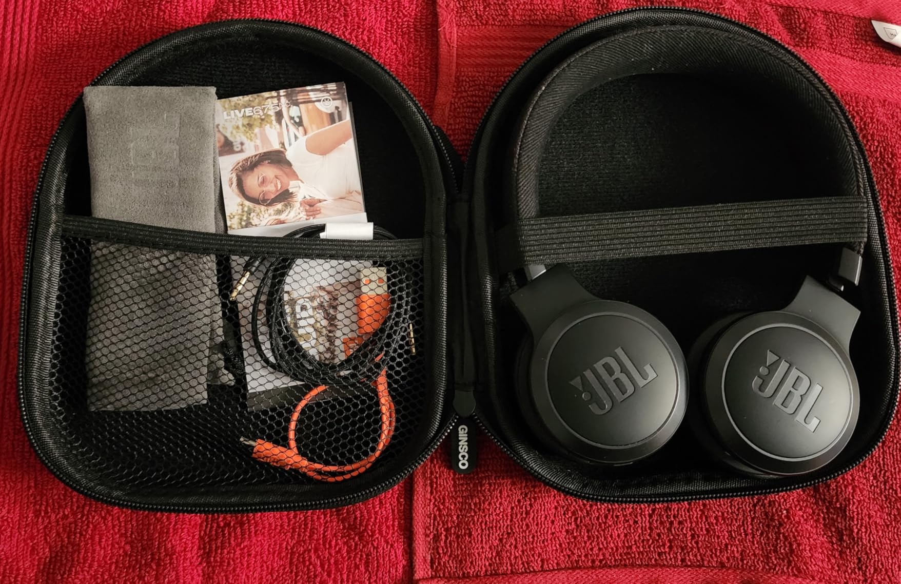 JBL Live 670NC On-Ear Headphones - Black customer photo 2