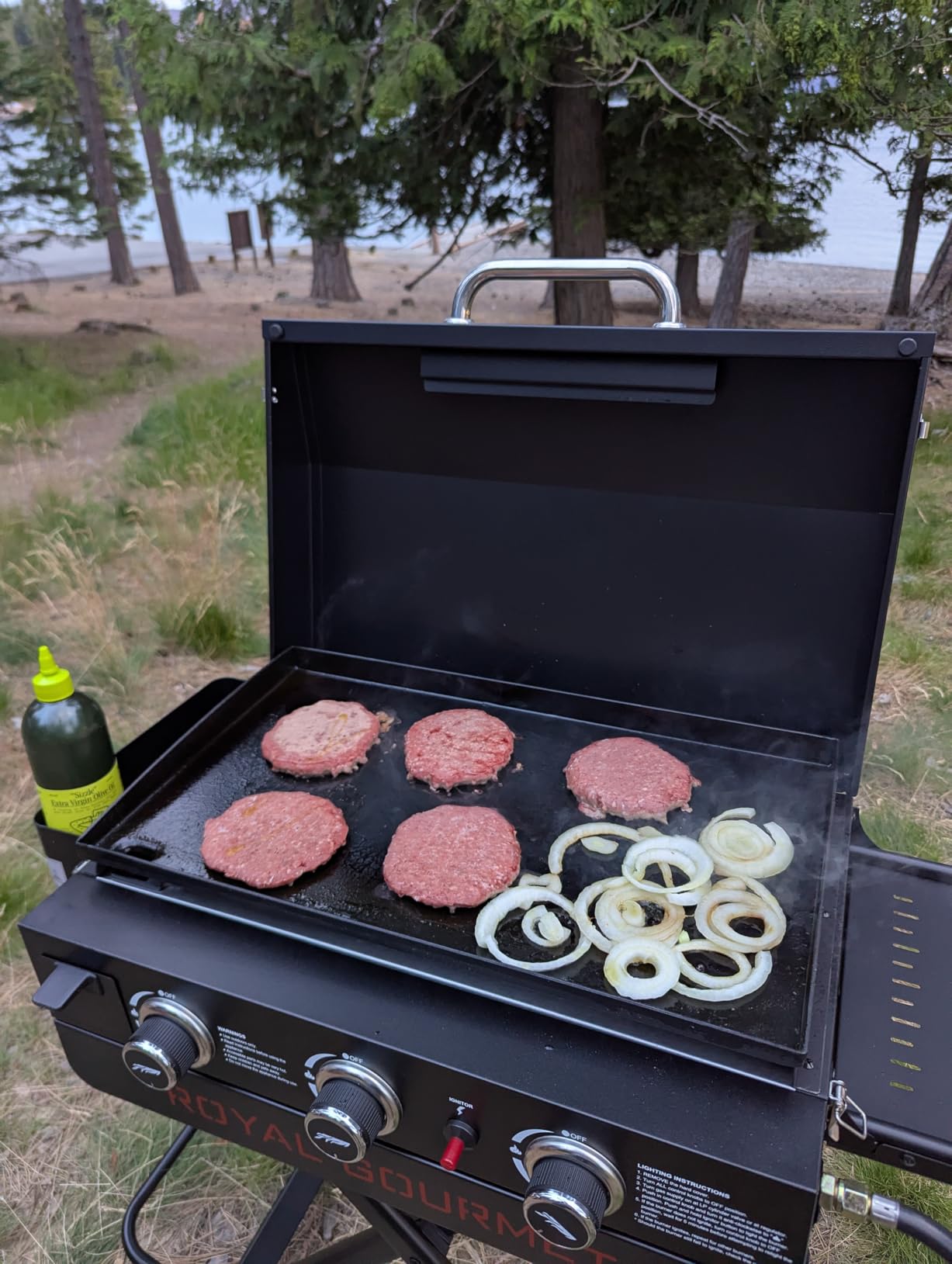 Royal Gourmet PD3001 3-Burner Propane Gas Griddle with Collapsible Stand, 23-Inch Portable Griddle with Side Table & 314 Sq. In. Cooking Area for Camping, Tailgating, Backyard & Patio, Black customer photo 1