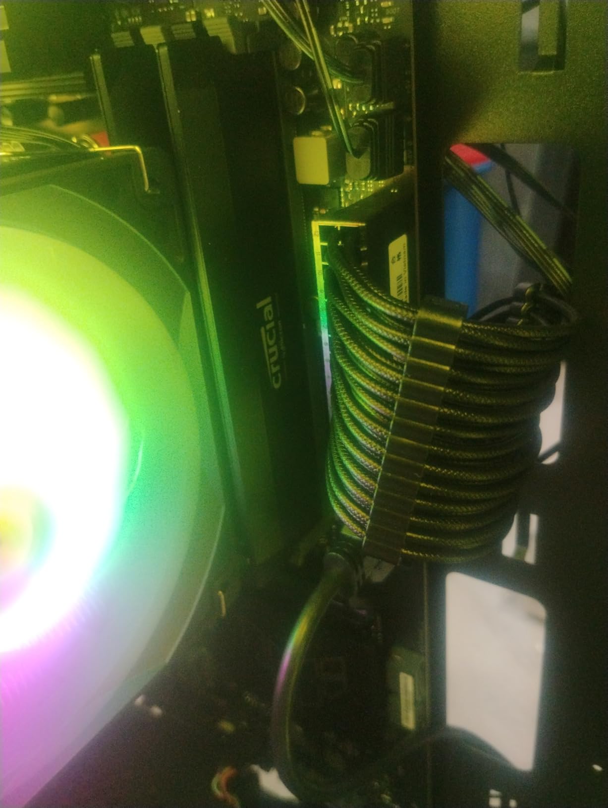 Crucial Pro DDR5 RAM 32GB Kit (2x16GB) 6400MHz CL38, Overclocking Desktop Gaming Memory, Intel XMP 3.0 & AMD Expo Compatible - White CP2K16G64C38U5W customer photo 2