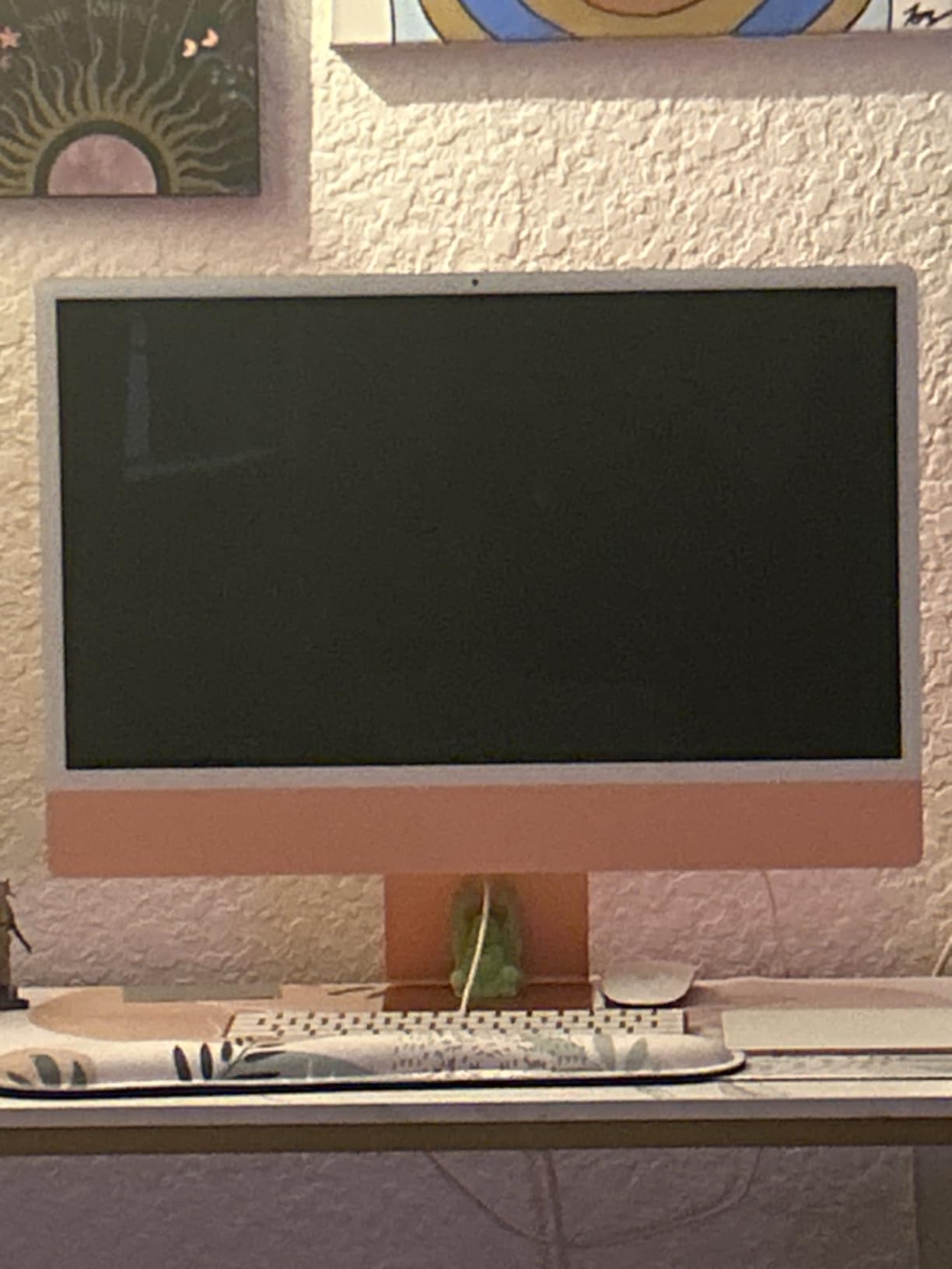 Apple 2023 iMac with Apple M3 Chip with 8-core CPU (24-inch, 8GB RAM, 512GB SSD Storage) Silver (Renewed) customer photo 1