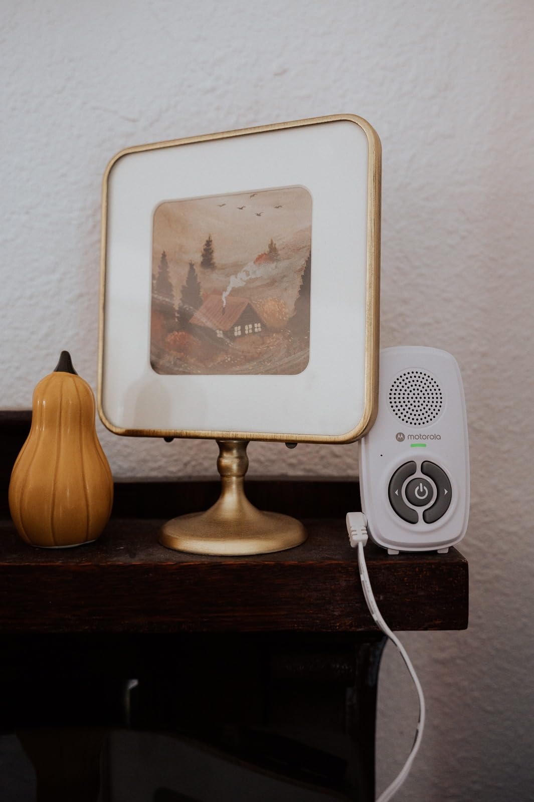 Motorola Nursery Baby Monitor Audio Only, No WiFi, Long Range AM21 with Private Connection, Cry Detection, Volume Control, Portable Parent Unit, Ideal for Safe Monitoring customer photo 1