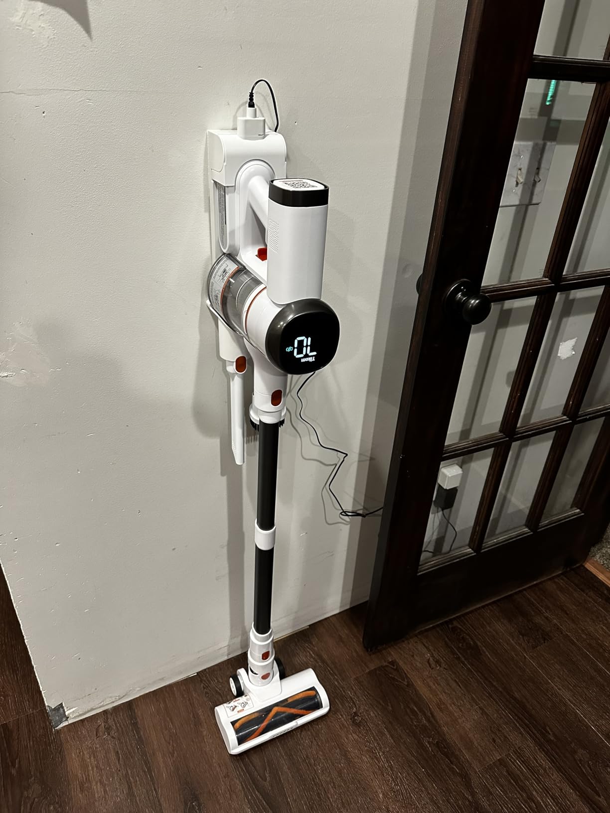 Tikom V500 Cordless Vacuum Cleaner for Home, 40000Pa/450W Stick Vacuum with LED Touch Screen, Charging Wall Dock, Anti-Tangle, Lightweight Handheld Vacuum for Pet Hair, Hard Floor, Carpet customer photo 2