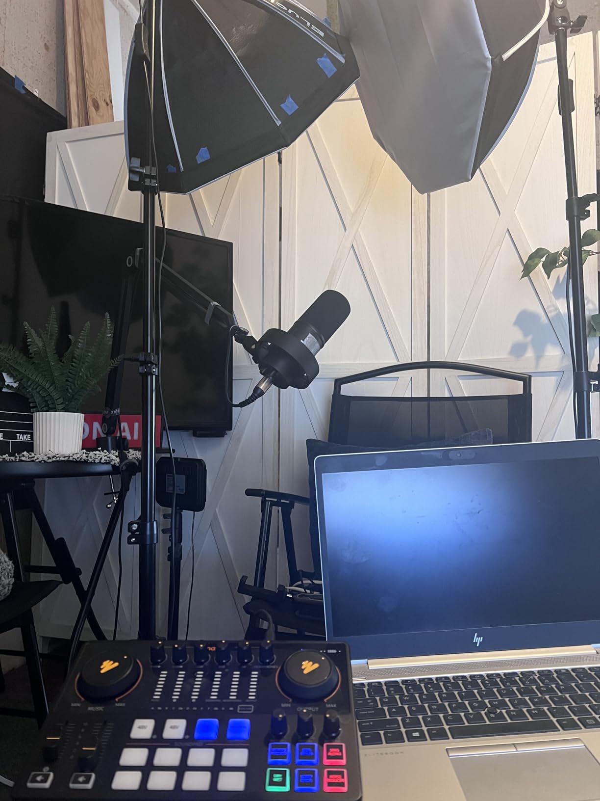 MAONO Podcast Equipment Bundle: Audio Interface mixer with Dual XLR Input for Podcast Streaming - MaonoCaster E2 Gen2 customer photo 2