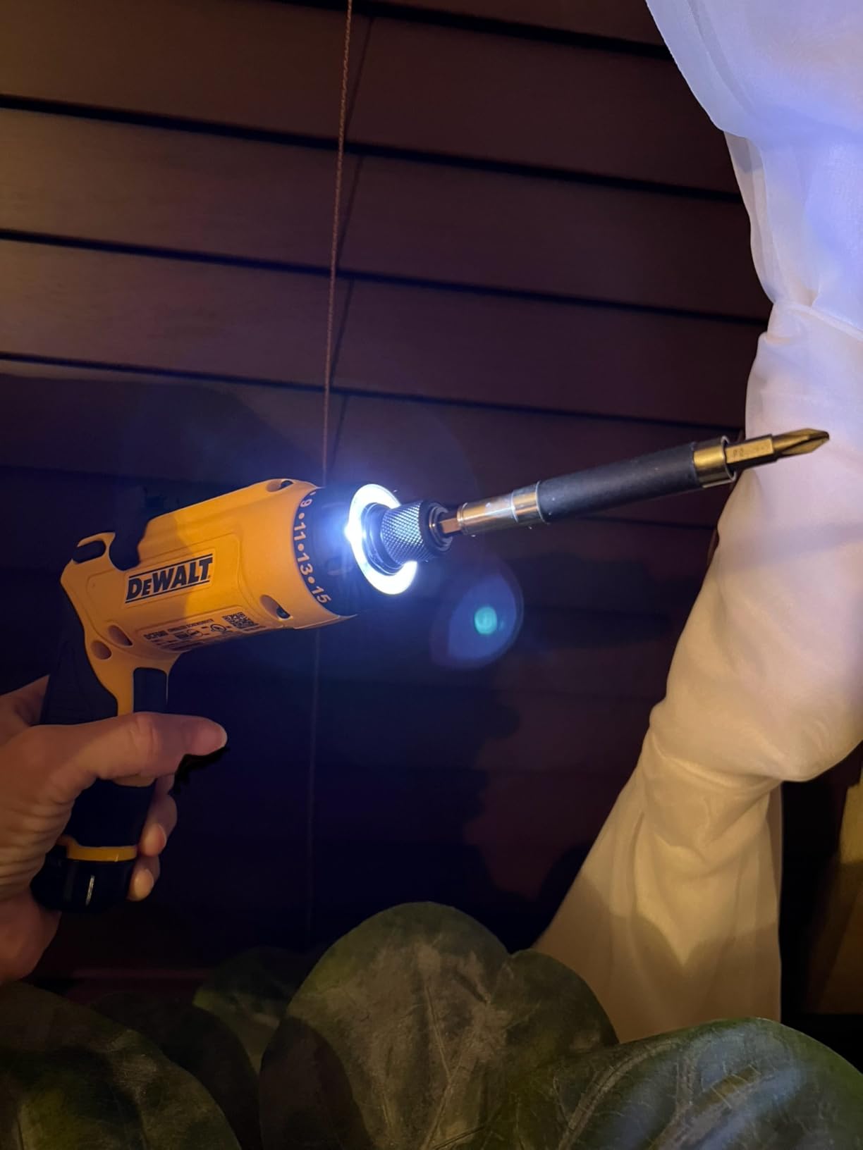 DEWALT Cordless Screwdriver, 4V USB Rechargeable Electric Screwdriver with 12 pcs Screwdriver Bit Set, LED Light, FLEXDRIVE Control, Compact, Ergonomic (DWHT66719) customer photo 2