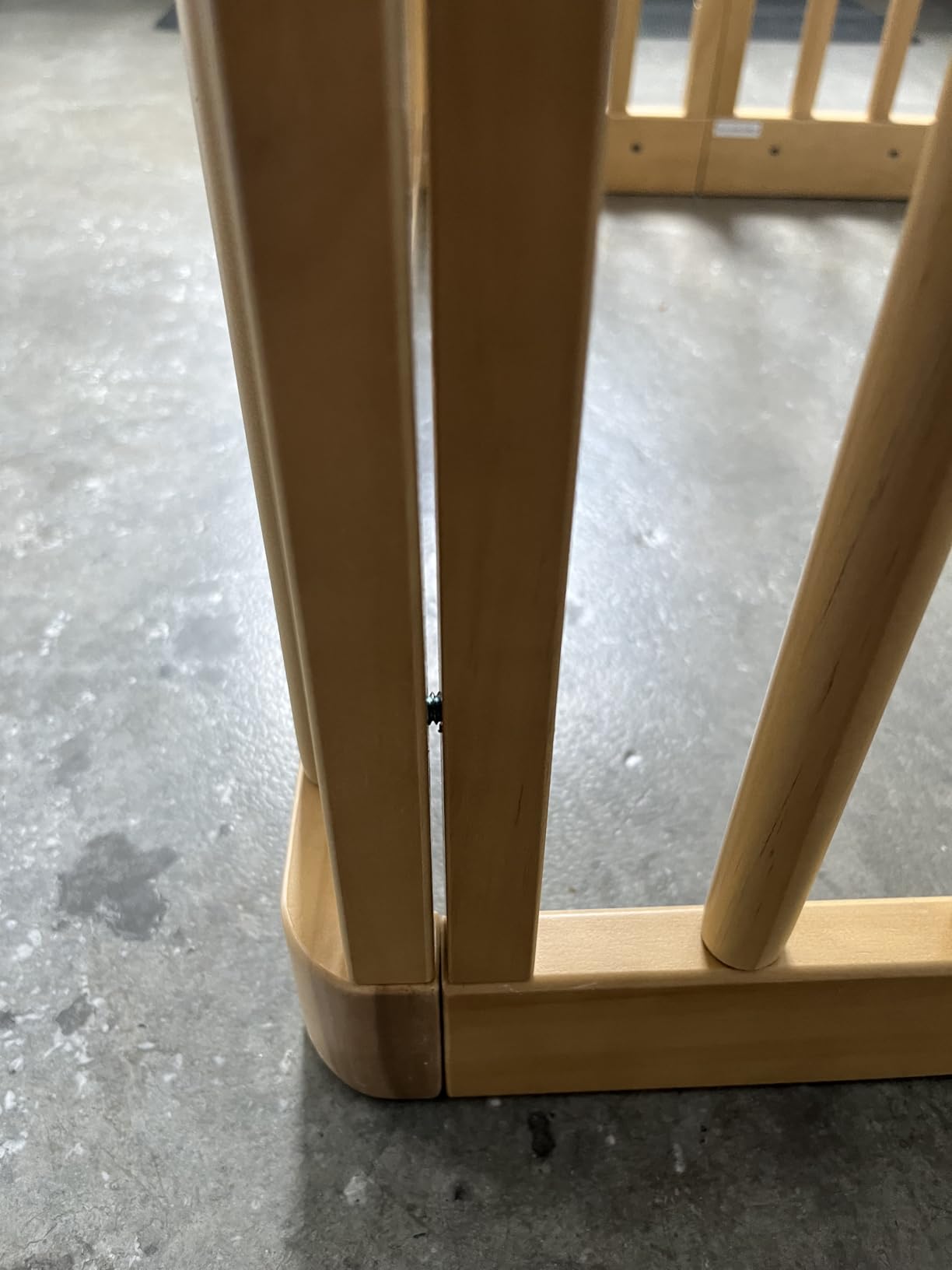 Pogo 8-in-1 All Stages Convertible Crib - GREENGUARD Gold Certified - Baby Crib Conversion Kits for Bassinet & Full-Size Crib to Toddler Bed, Baby Bed & More - Portable & Adjustable customer photo 2