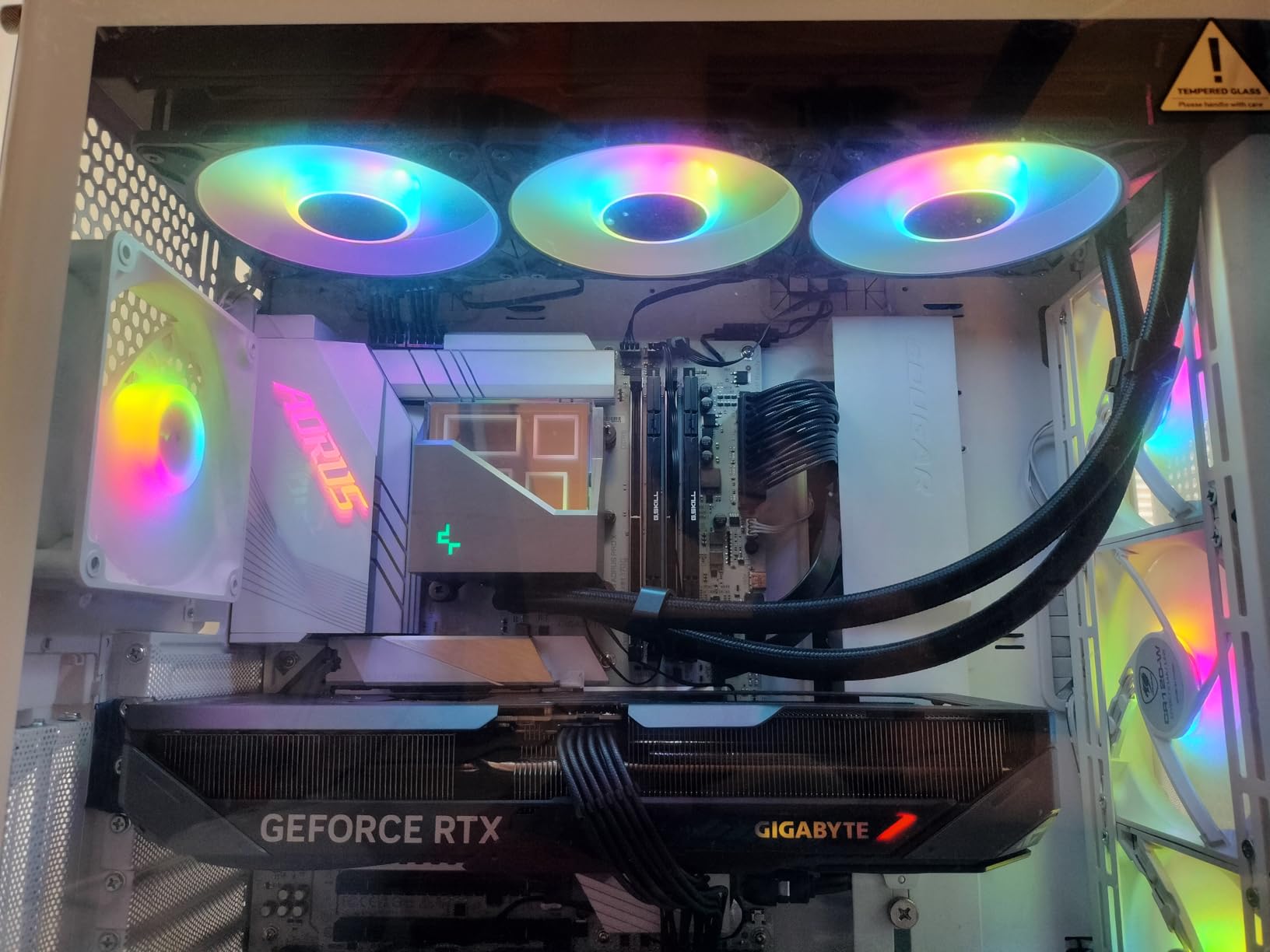 ARCTIC P12 Pro A-RGB - 3 Pack - Powerful Premium Fan, 120 mm PWM Fan with Y-Cable Splitter, 600-3000 RPM, 0 RPM <5% PWM, 5V Digital RGB, Fluid Dynamic Bearing, 4-Pin - Black customer photo 2