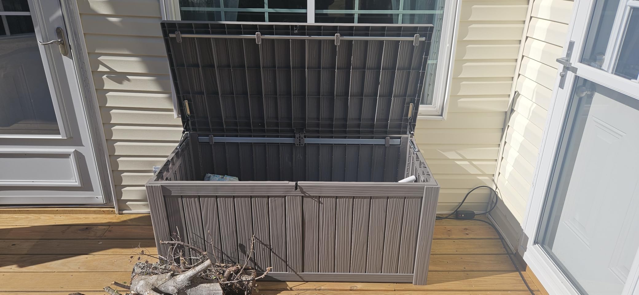 150 Gallon Waterproof Outdoor Storage Box,Resin Deck Box,Lockable Outside Storage Box Container for Patio Furniure,Garden,Tools (150 Gallon,Black) customer photo 1