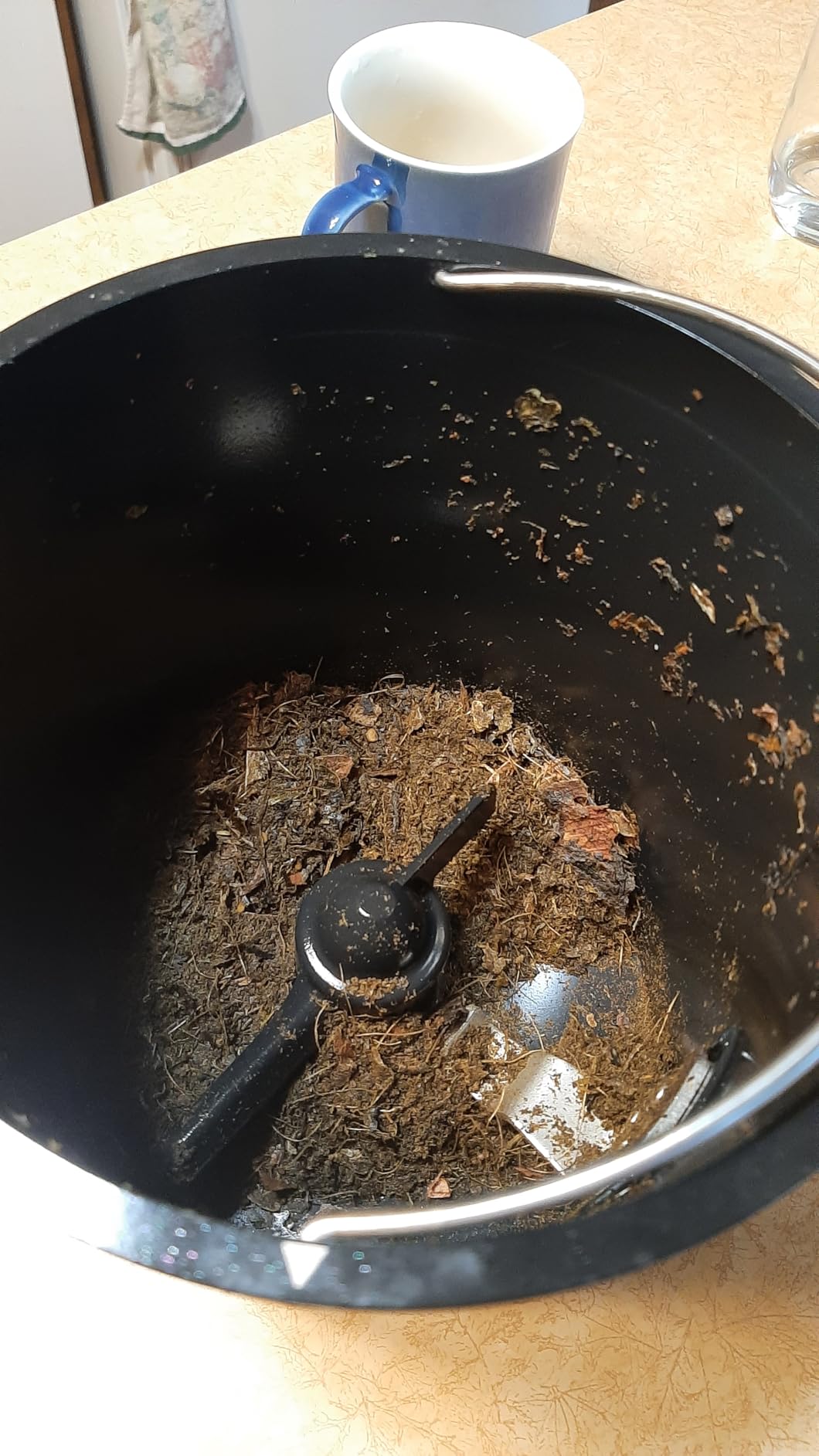 4L Electric Composter for Kitchen, Smart Countertop Compost Bin, Odorless | Low Noise | Auto-Cleaning | Turn Food Waste into Fertilizer, Indoor Food Waste Compost Machine, White customer photo 1