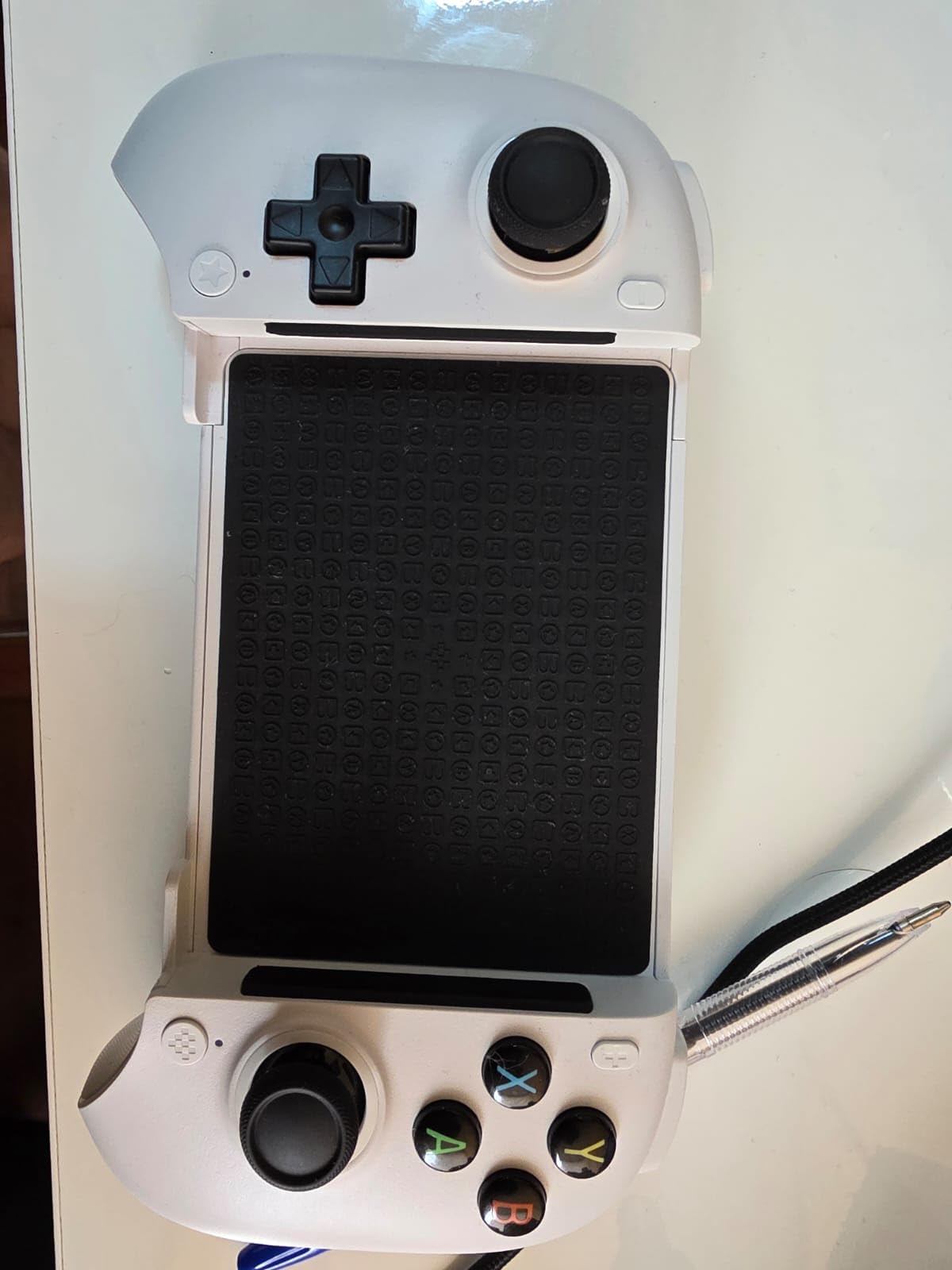 8BitDo Ultimate Mobile Gaming Controller for Android devices, Bluetooth Mobile Game Controller with Hall Effect Joysticks and Hall Triggers (White) customer photo 1