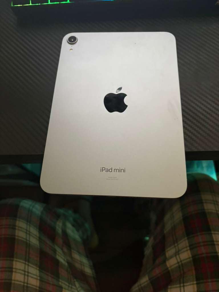 iPad mini (A17 Pro): Apple Intelligence, 8.3-inch Liquid Retina Display, 256GB, Wi-Fi 6E, 12MP Front/12MP Back Camera, Touch ID, All-Day Battery Life - Space Gray customer photo 1