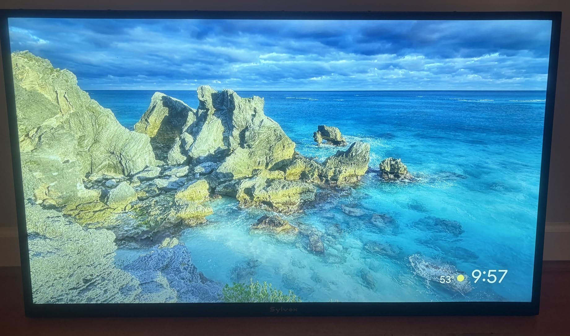 SYLVOX 50 Inch Outdoor Smart Television Weatherproof Google TV, 4K 700NIT High Brightness Temperature Resistant IP55 Waterproof TVs, Anti-Scratch, Suitable for Partial Sun (Patio Series) customer photo 1