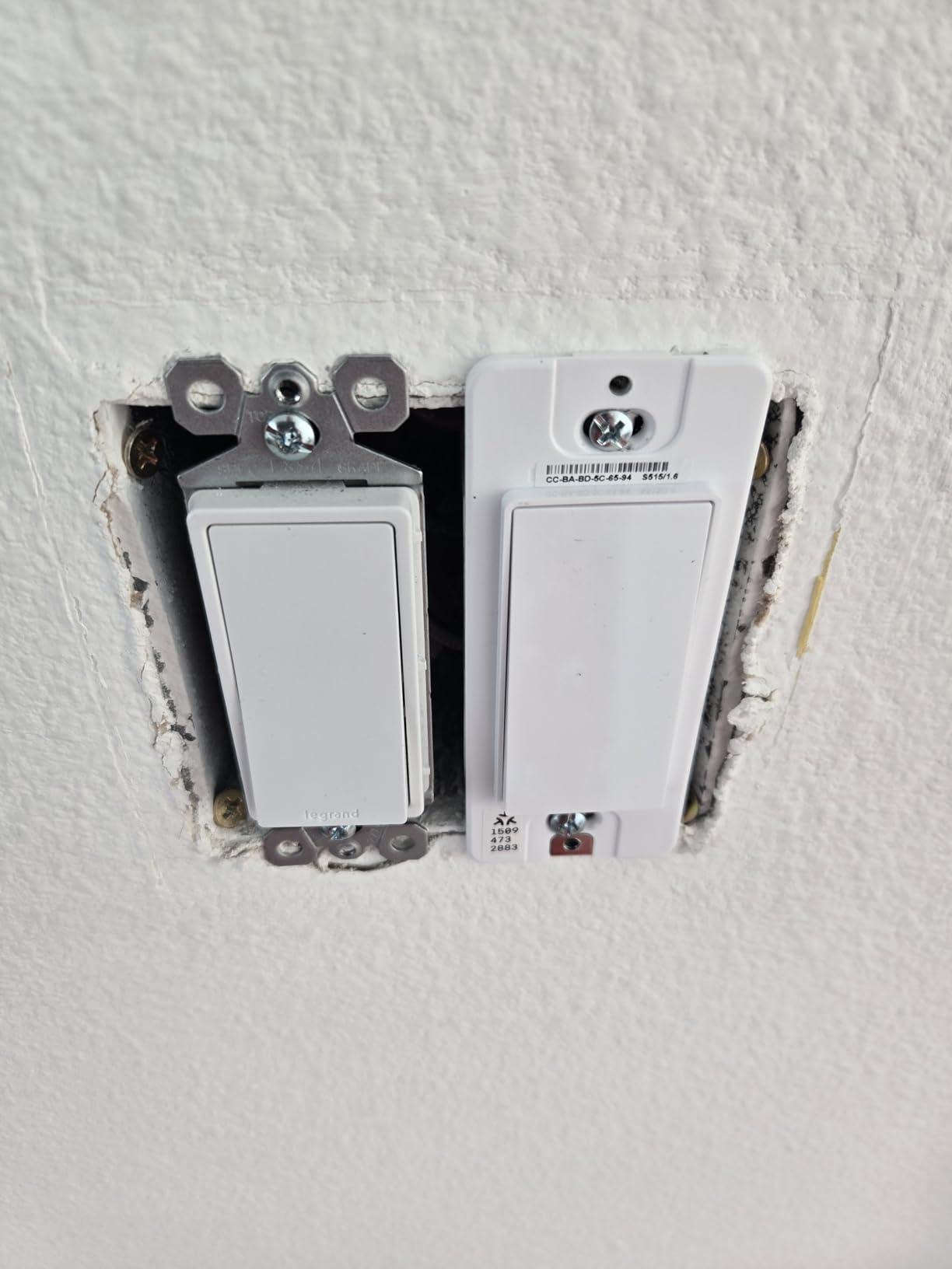 TP-Link Tapo Smart Switch, Single-Pole/3-Way/4-Way, Matter Compatible, Energy Monitoring, Neutral Wire Required, Works with Alexa, Siri, Google Home, SmartThings, UL Certified, Tapo S515 customer photo 2