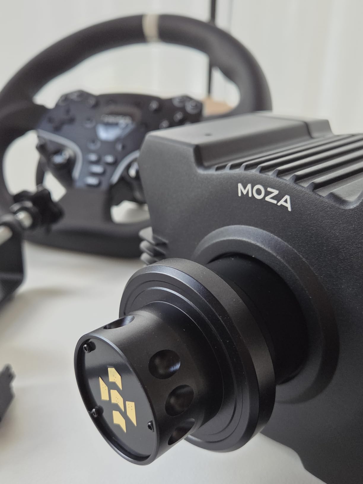 MOZA R5 Wheel and Pedals Kit Racing Simulator 5.5Nm Direct Drive Wheelbase,Unbeatable Rigid & Durable 11-Inch ES Racing Wheel SR-P Lite Dual Pedal and Desk Clamp All-in-One customer photo 2