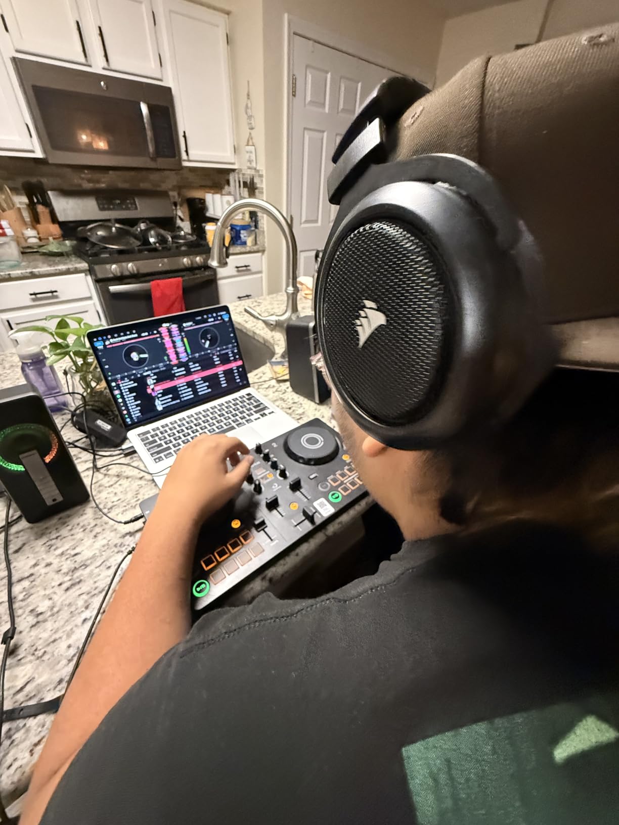 AlphaTheta DDJ-FLX2 Compact 2-Channel DJ Controller - Streaming-Ready, Smart Fader & Smart CFX - Works with rekordbox, djay & Serato DJ Lite customer photo 1