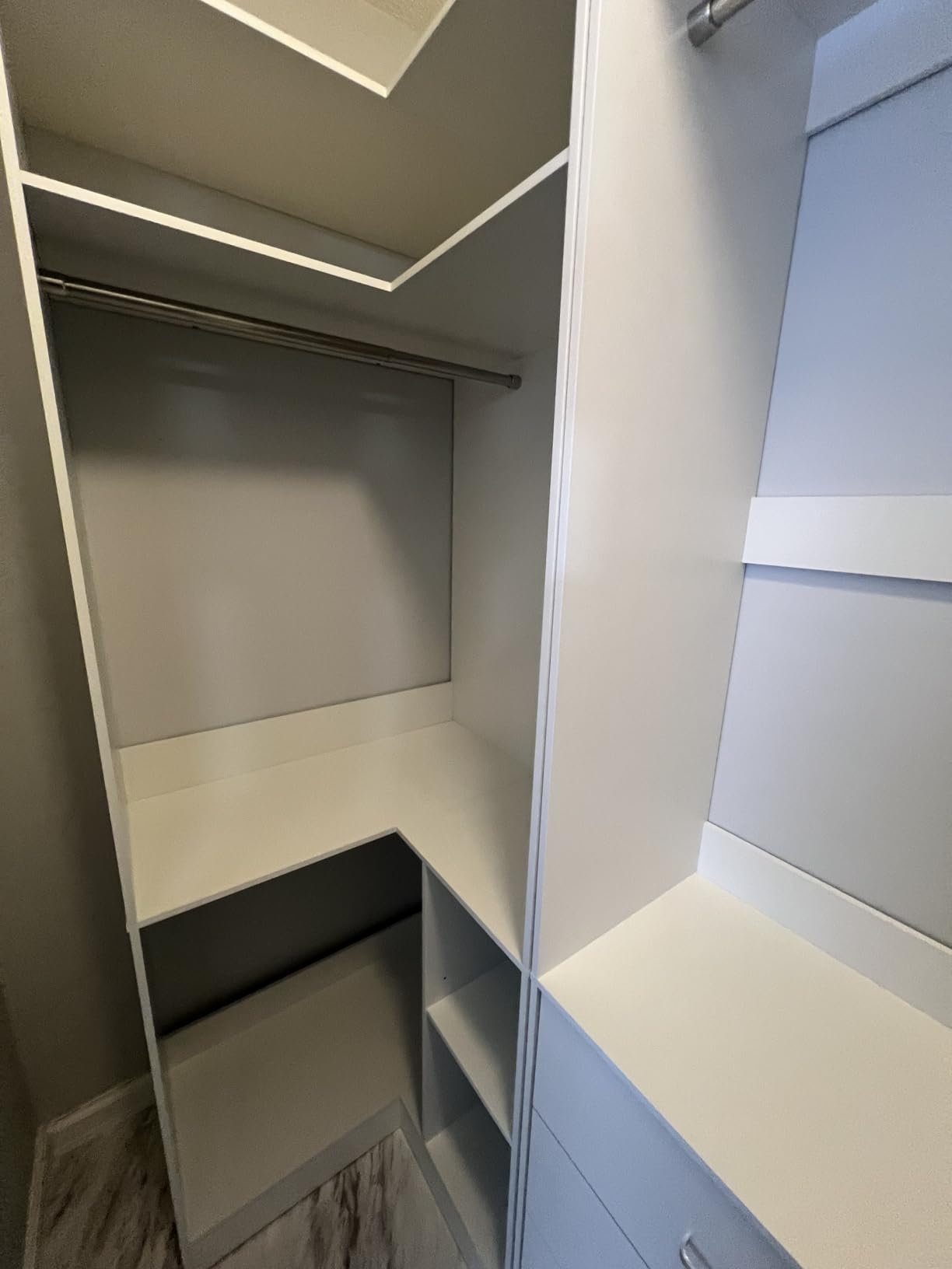 Aheaplus Corner Closet System With Shelves, 34'' Organizer With Hanging Rods, Wood Walk-in for Small Space, Freestanding Tower, L Shaped Garment Rack, White customer photo 2