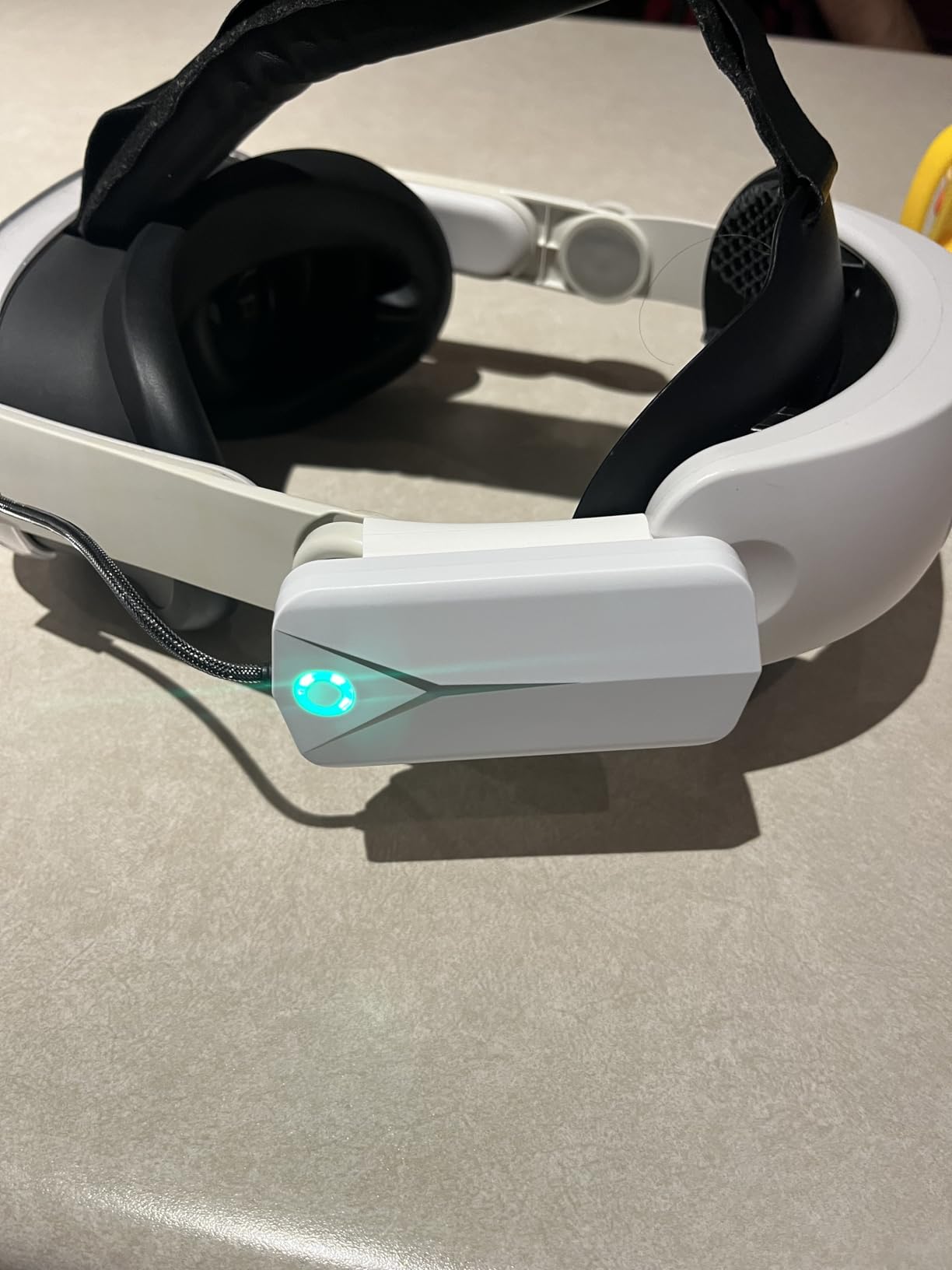 Battery Pack for Meta Quest 3/3S and 2, Accessories for Oculus Quest 2/3/3S, 5000mAh Extended Battery Charger Lightweight VR Accessories VR Headset Power Bank Extra 2-4H Playtime customer photo 2