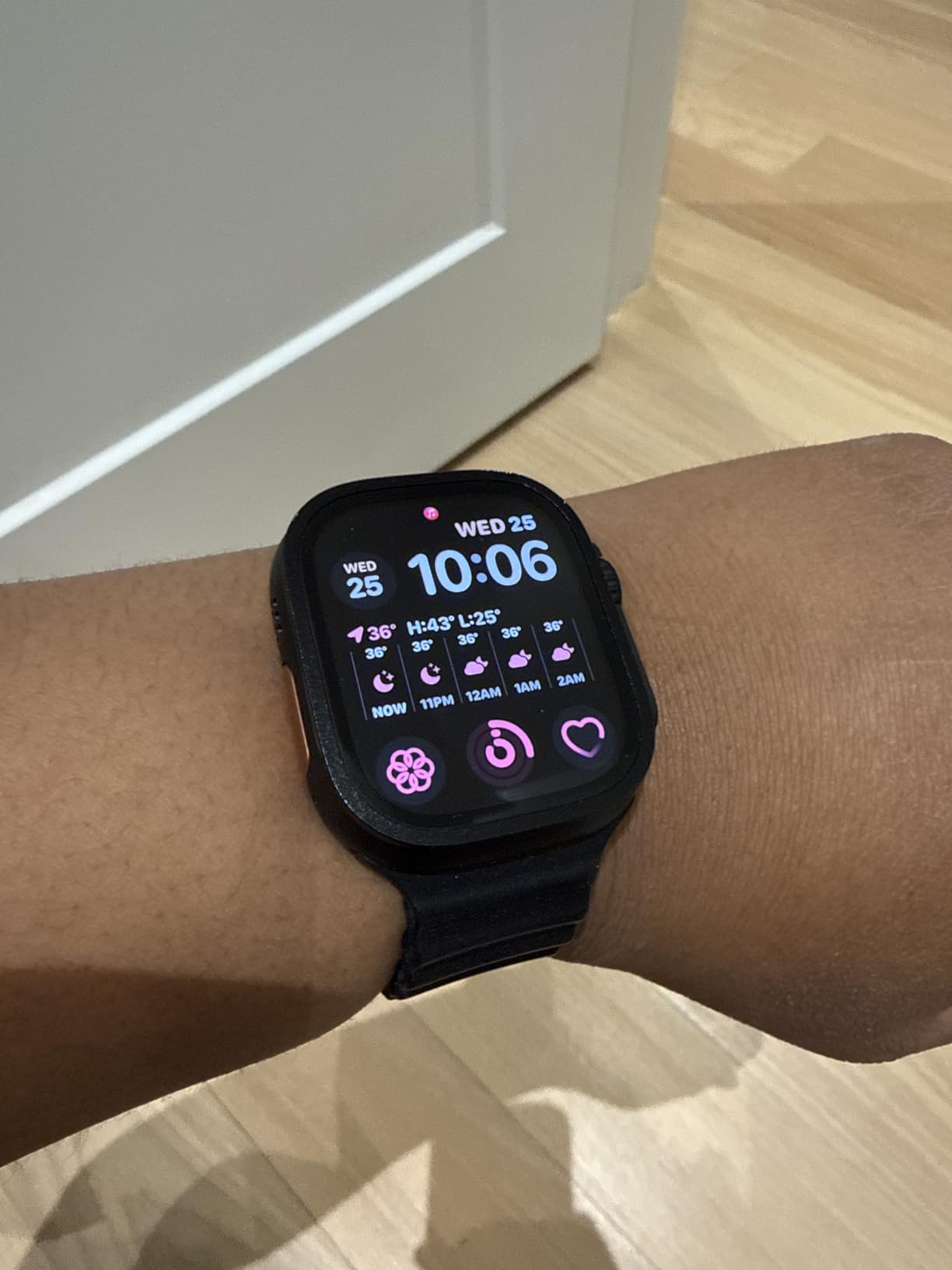 Apple Watch Ultra 2 (GPS + Cellular, 49MM) - Black Titanium Case with Black Ocean Band (Renewed) customer photo 1