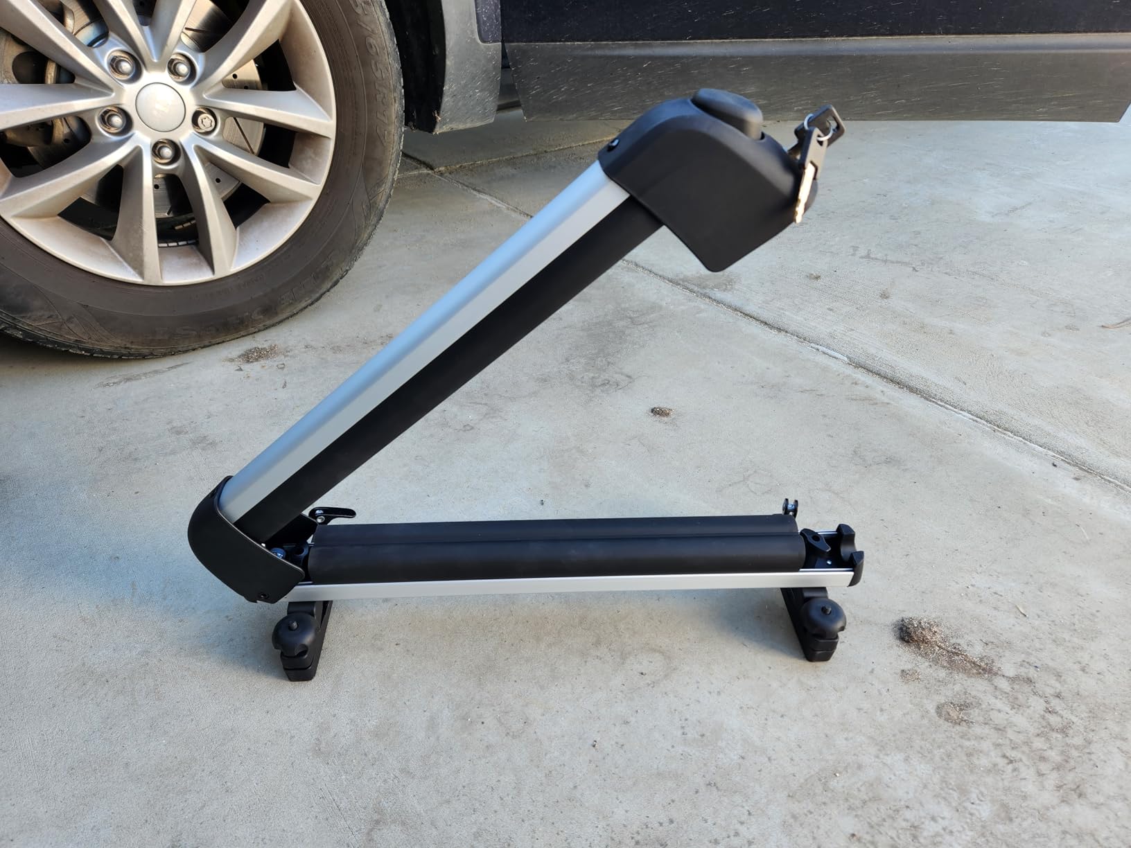 24.3 Inch Ski and Snowboard Rack for Car Roof - TPV Rubber Padding, Lock, 4 Pairs Skis/4 Snowboards customer photo 1