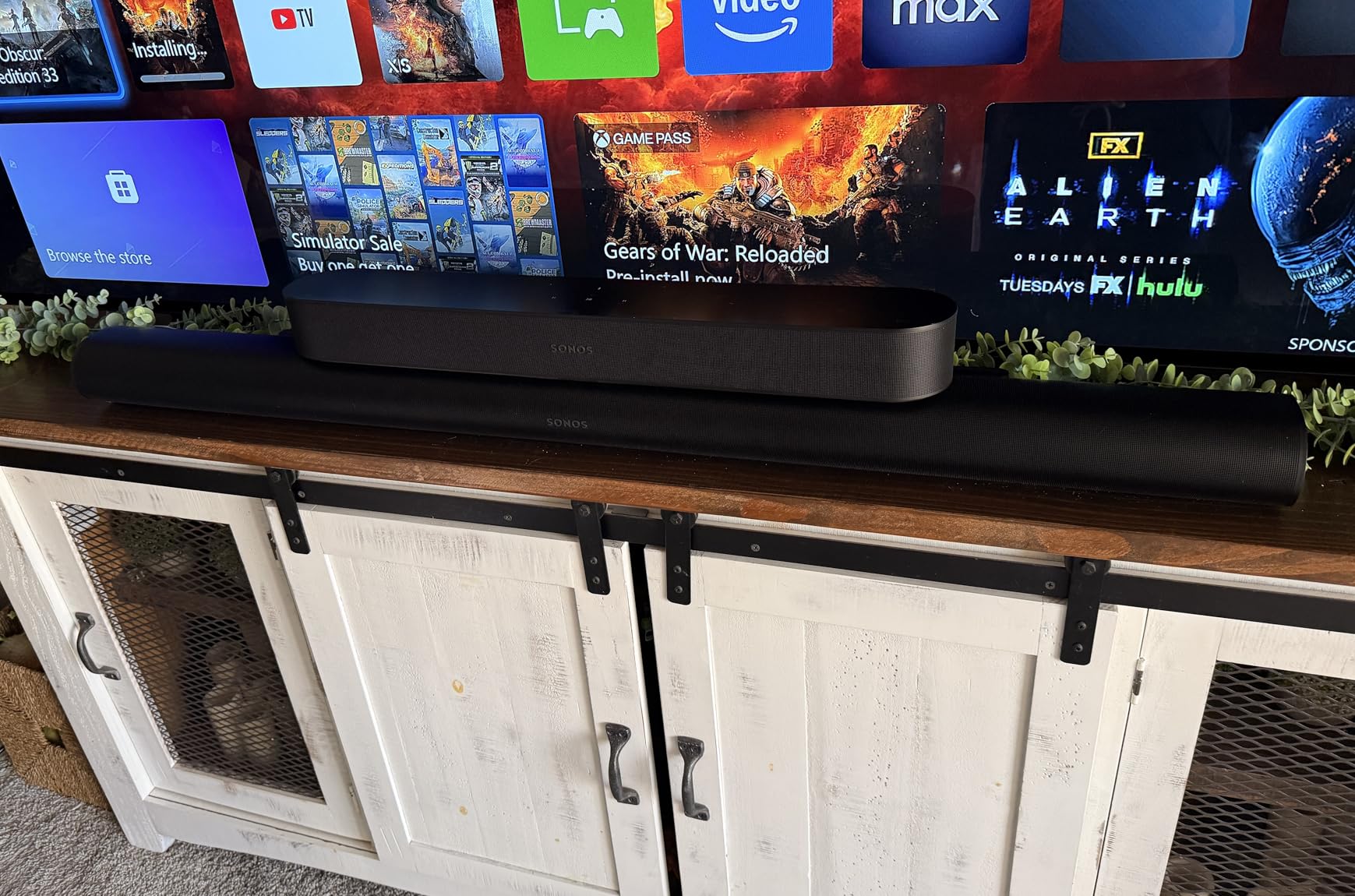 Sonos Arc Ultra soundbar + Sub 4 subwoofer - Black customer photo 1