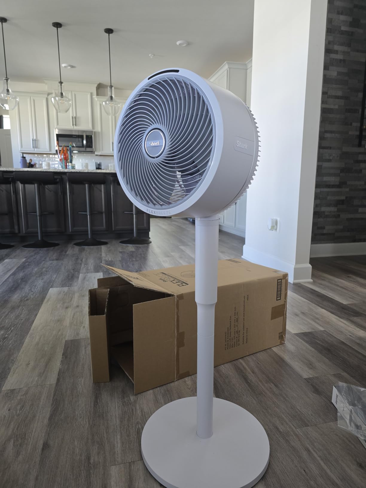 Shark FlexBreeze Pro Mist Fan - Indoor & Outdoor, Integrated Misting, Pedestal to Tabletop, Corded or Cordless, Up to 24-Hr Battery, Oscillating, Charcoal Grey, FA302 (2025 Release) customer photo 1