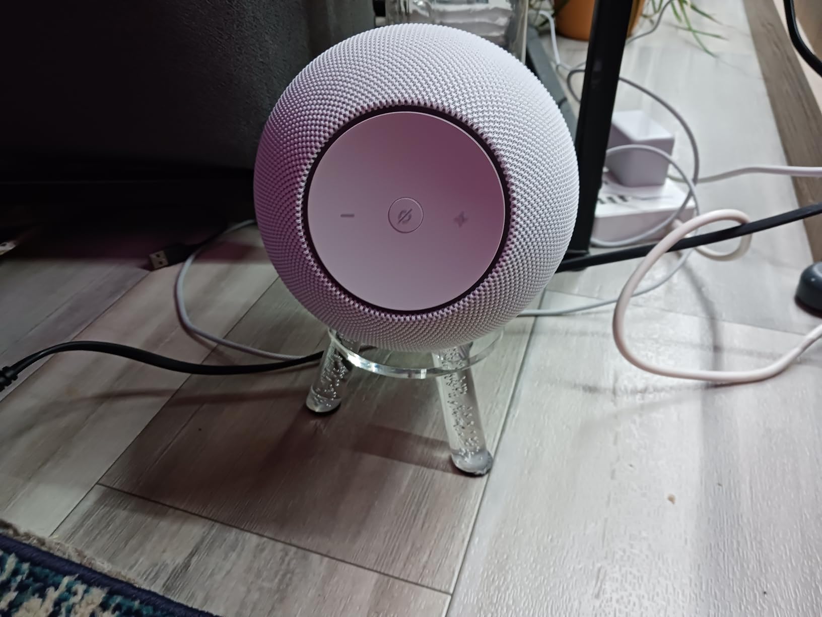 Echo Studio (newest model), compact design, immersive spatial audio and Dolby Atmos, Designed for Alexa+, Graphite customer photo 2