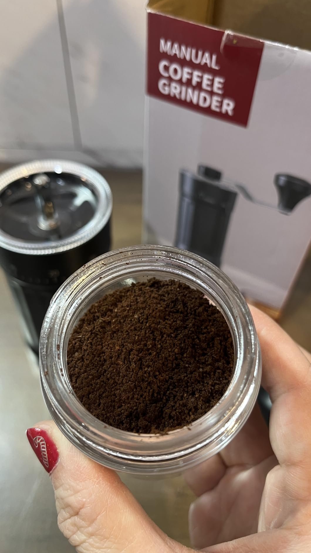 Mini Manual Coffee Grinder with 40 Adjustable Settings, Portable Hand Coffee Bean Mill with 30g Capacity, Conical Burr Coffee Grinder with Crank for Travel, Camping, Office, Espresso, Pour Over, etc customer photo 2