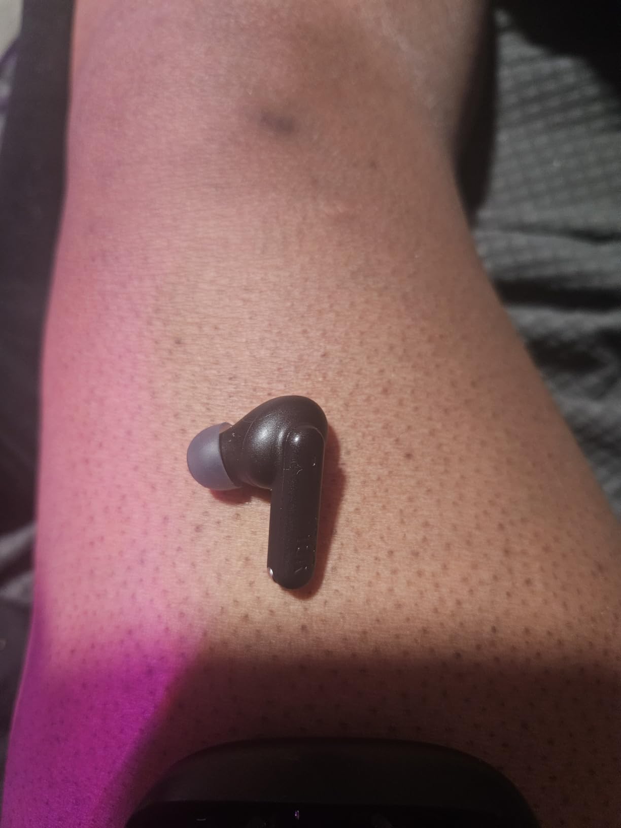 Vibe Beam 2 - True Wireless Noise Cancelling Earbuds with JBL Pure Bass Sound & Smart Ambient technology, 4mics for crisp, clear calls, up to 40Hrs of Playback, IP54 Dust & Water resistant (Black) customer photo 1