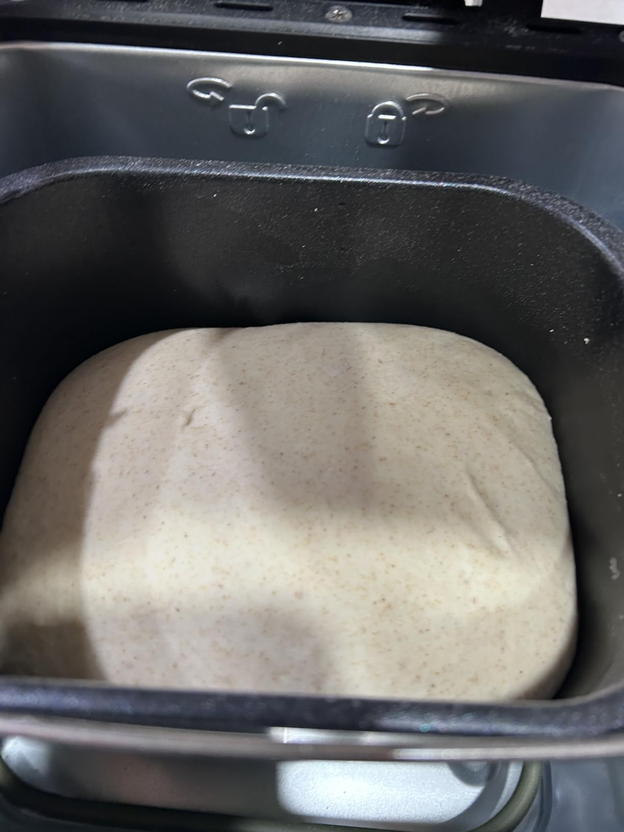 OSIPOTO 2LB Bread Maker Machine, 17-in-1 Automatic Stainless Steel Bread Machine with Non-stick Pan, 15-Hour Timer, Beginner-Friendly customer photo 2