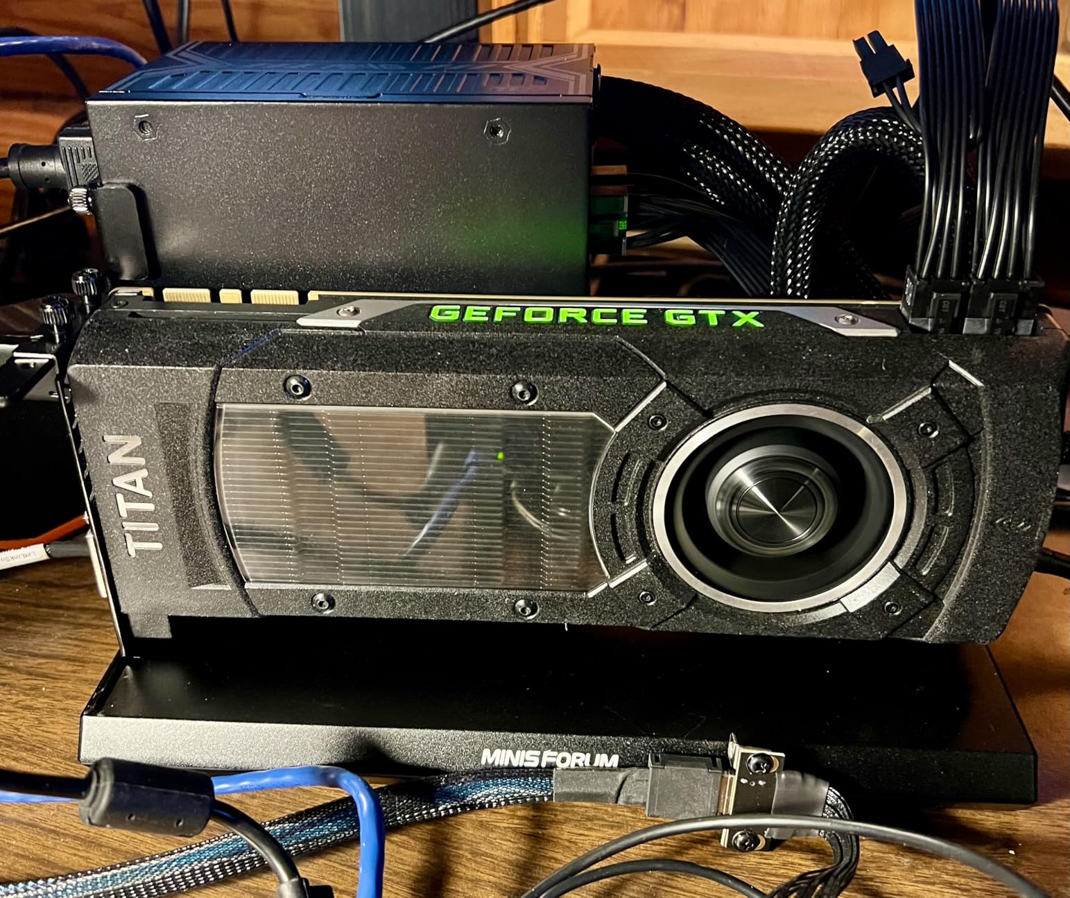 MINISFORUM DEG1 Docking Station,PCIEx16(PCIE4.0x4),with Force Power On, Support ATX/SFX Power Supply customer photo 1