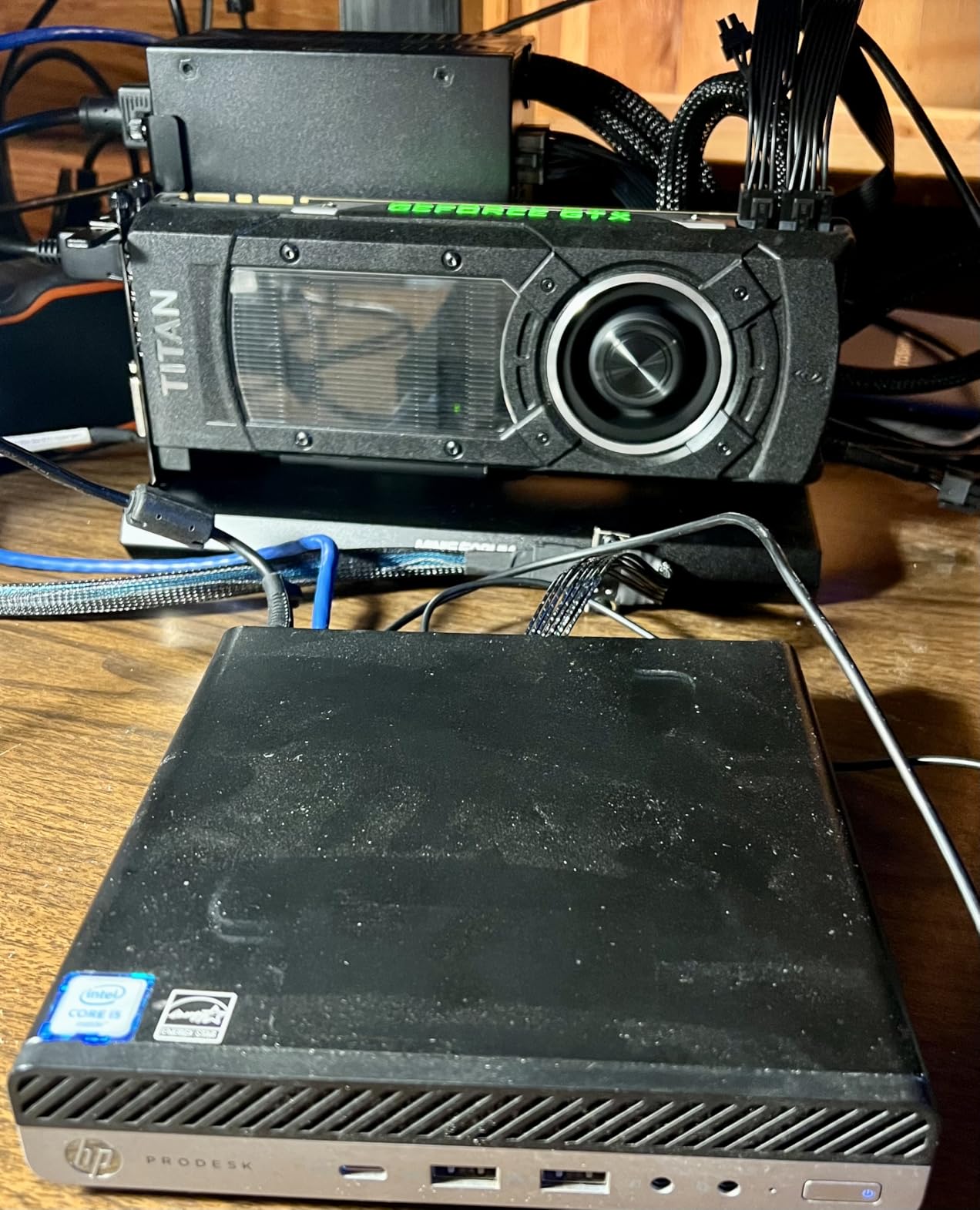 MINISFORUM DEG1 Docking Station,PCIEx16(PCIE4.0x4),with Force Power On, Support ATX/SFX Power Supply customer photo 2