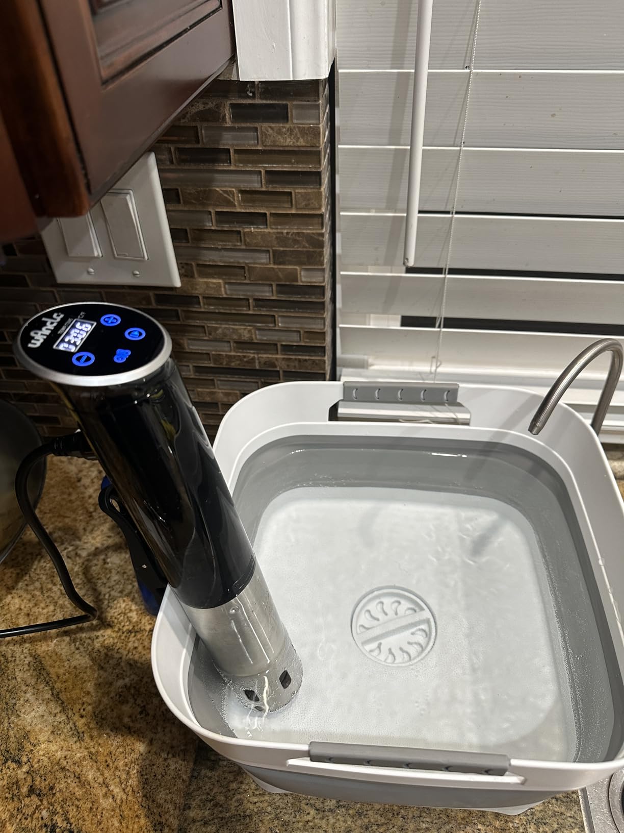 Wancle 1100W Immersion Circulator, IPX7 Sous Vide Cooker, Small Space-Saving Design customer photo 1