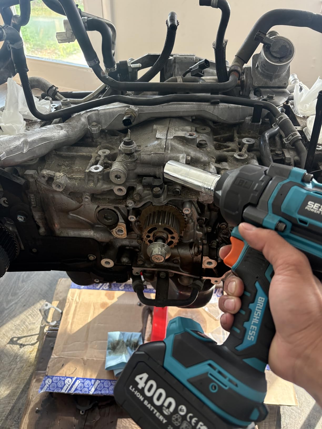 Seesii Impact Wrench 886 Ft-lbs(1200N.m), 1/2 High Torque Impact Gun with 21V 2x4.0Ah Battery, Electric Impact Driver, 2900IPM, 5 Socket, Cordless Impact Wrench for Home Car/Mower/Pickup/Truck RV customer photo 1