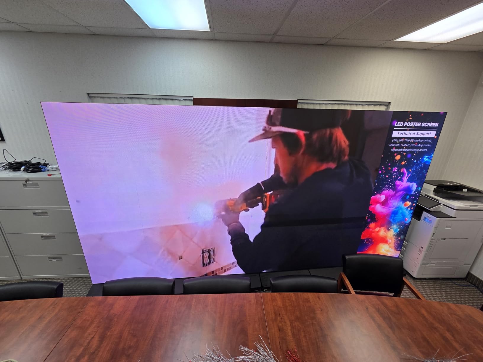 YIXZSWD 80 Inch LED Digital Signage Display with P1.86, LED Poster Screen Frameless Splicing (2 Unit) customer photo 1