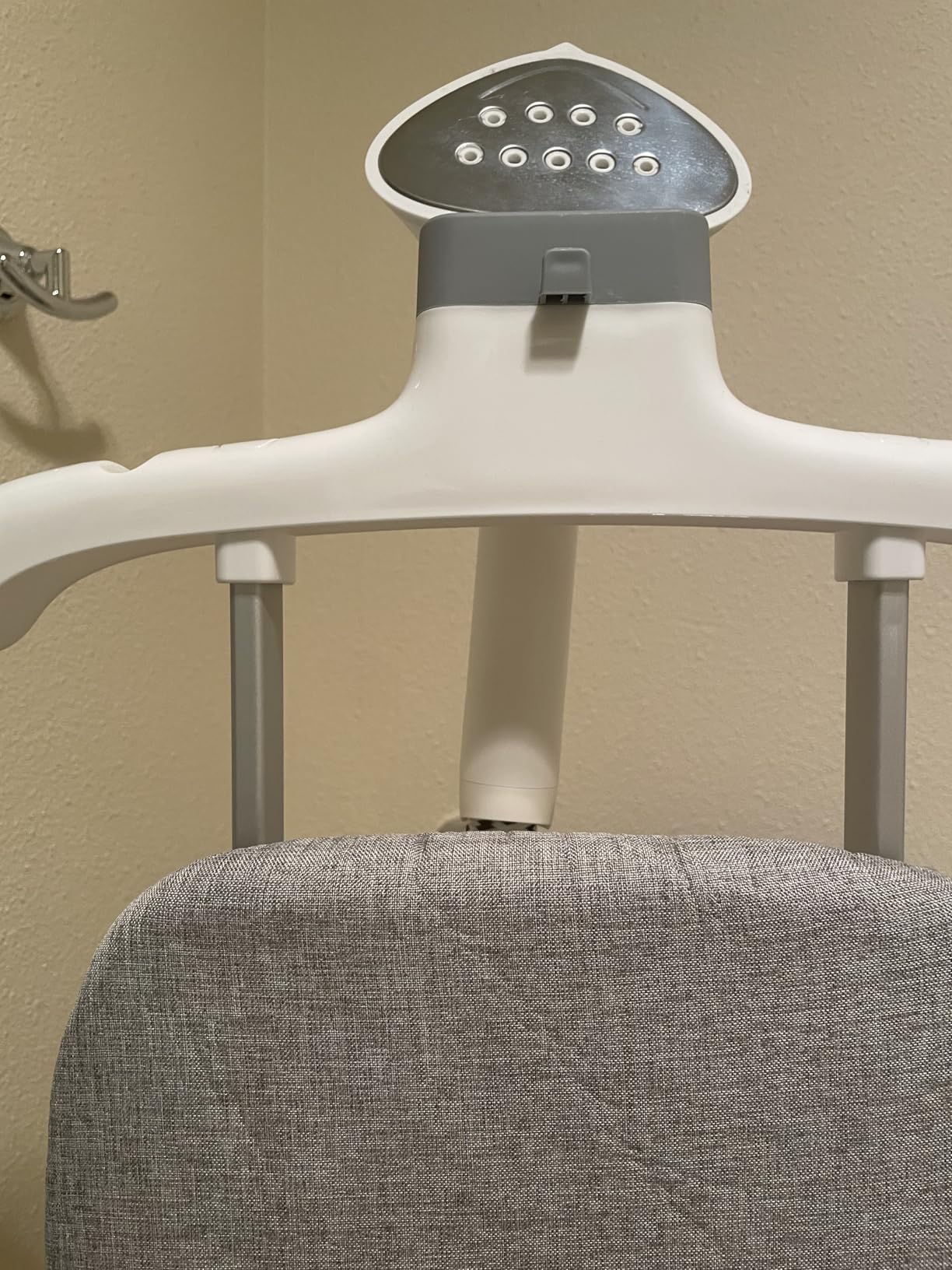 HAPAIS Steamer for Clothes,1800W Standing Garment Steamer 30s Heat-up with Adjustable Stable Double Rod,2-in-1 Flat & Hanging Ironing,Clothes Steamer with 10 Fabric Steam Modes customer photo 1