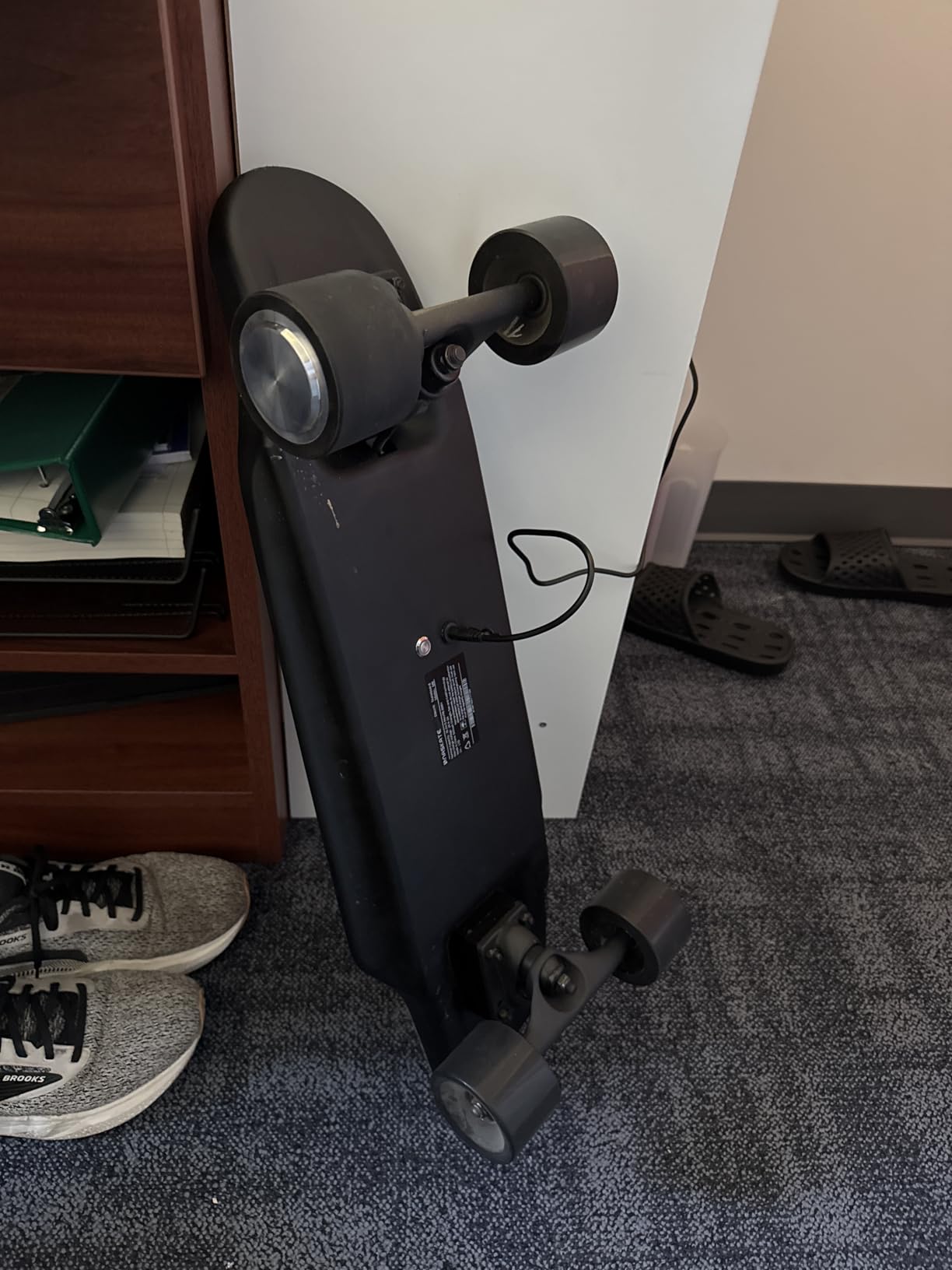 M8 Electric Skateboard with Remote, 15Mph Top Speed, 9 Miles Range, 400 Hub-Motor, Skateboard for Adults & Teens customer photo 2