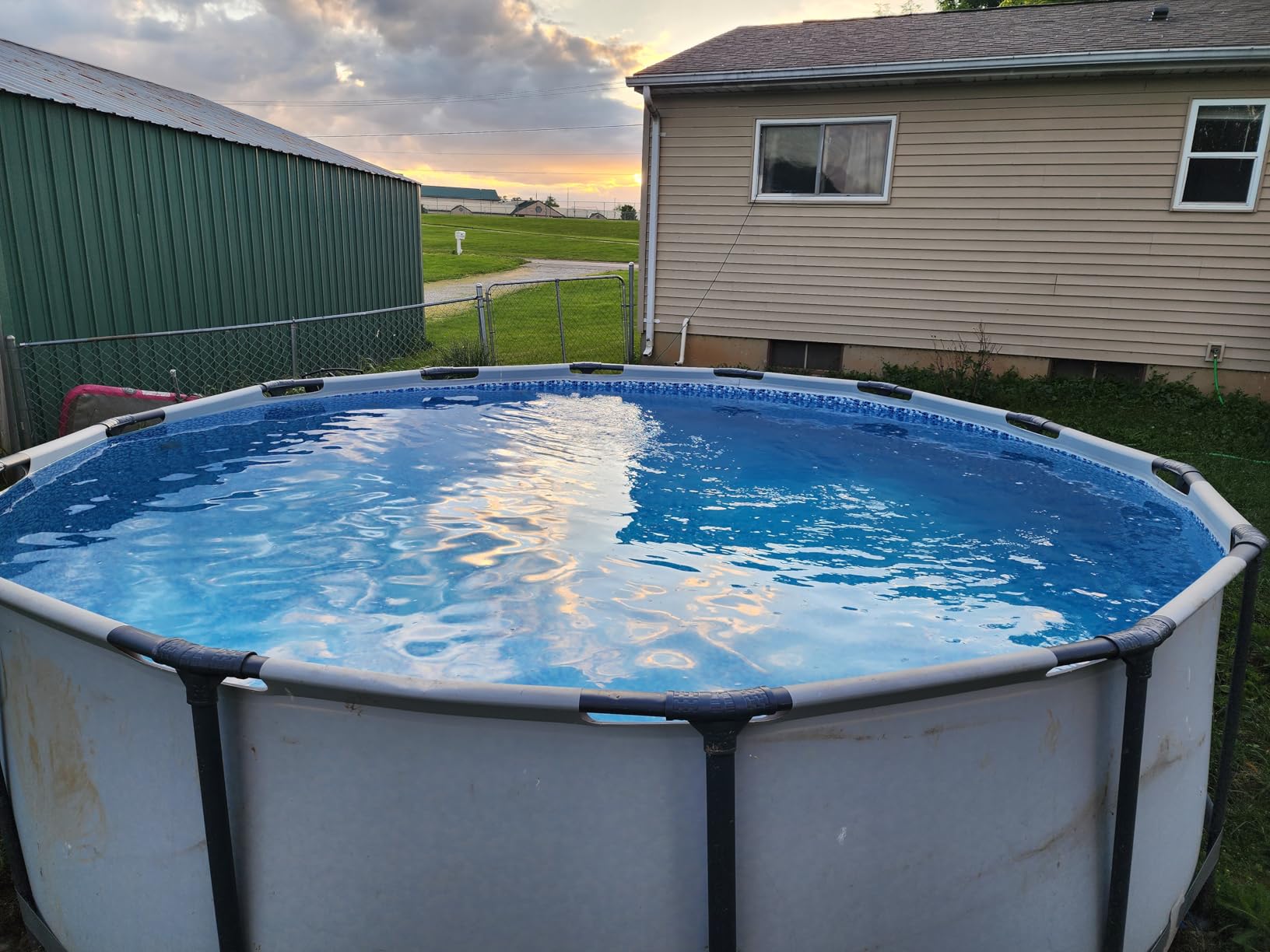 XtremepowerUS Above Ground Pool Salt Water System, Saltwater Chlorinator Built-in Timer for Above Ground Swimming Pool up to 15,000 Gallons with E.C.O. Salt Cell Generator customer photo 2