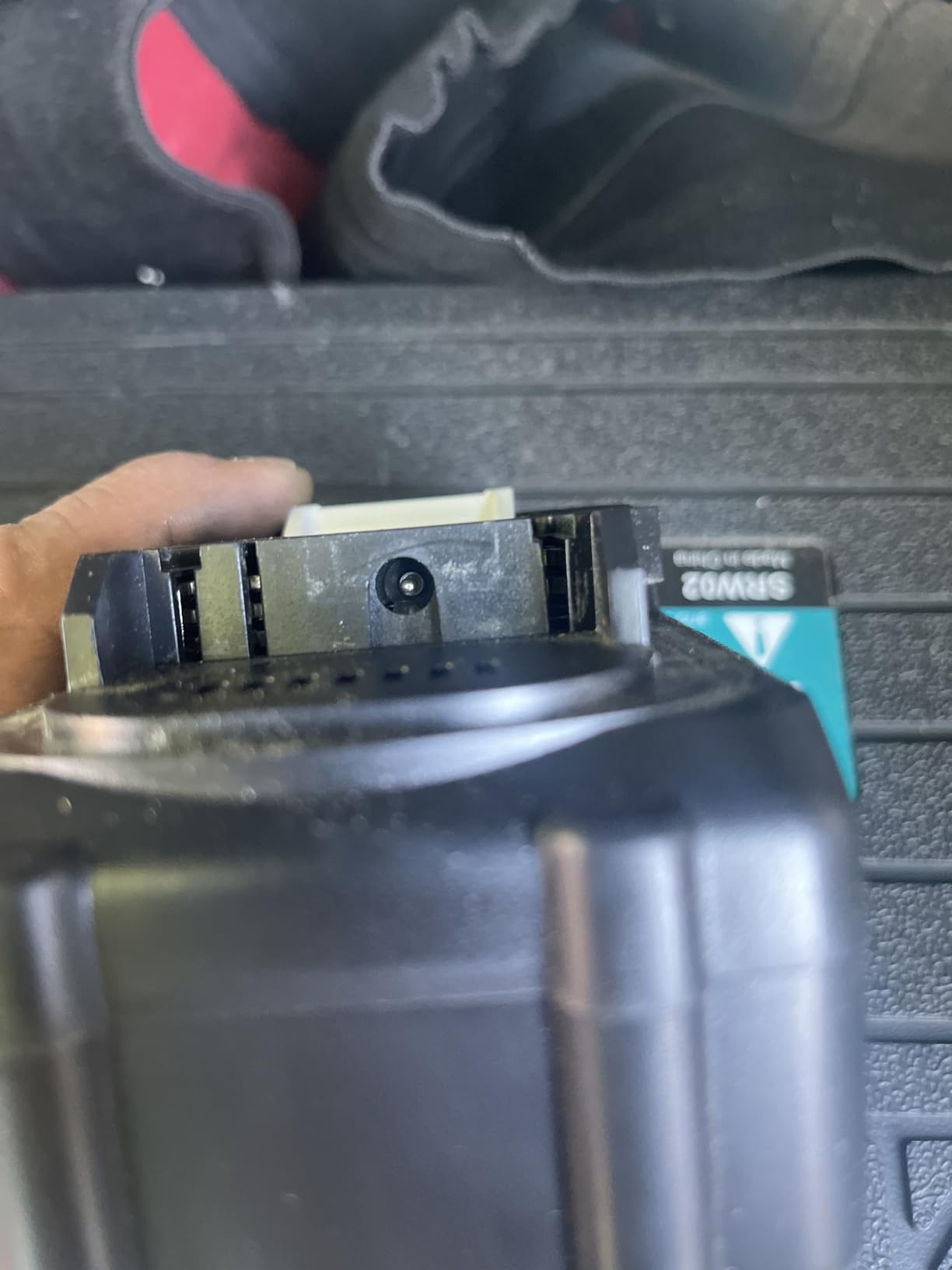 SEESII Reciprocating Saw Cordless, Variable Speed 3500 RPM Brushless Motor with 6 Saw Blades, 2 x 4.0Ah Batteries, LED Light, Tool-Free Blade Change, Portable for Wood PVC Cutting customer photo 1