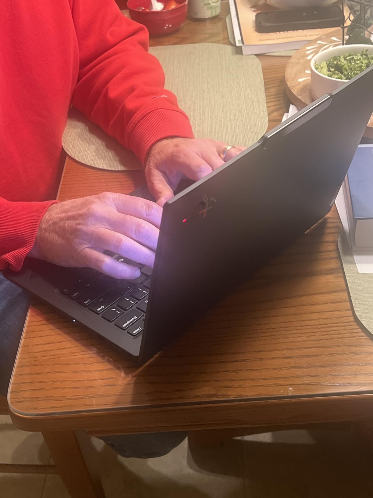 ThinkPad X1 Carbon Gen 13 Aura Edition, Intel Ultra 7 258V, 14