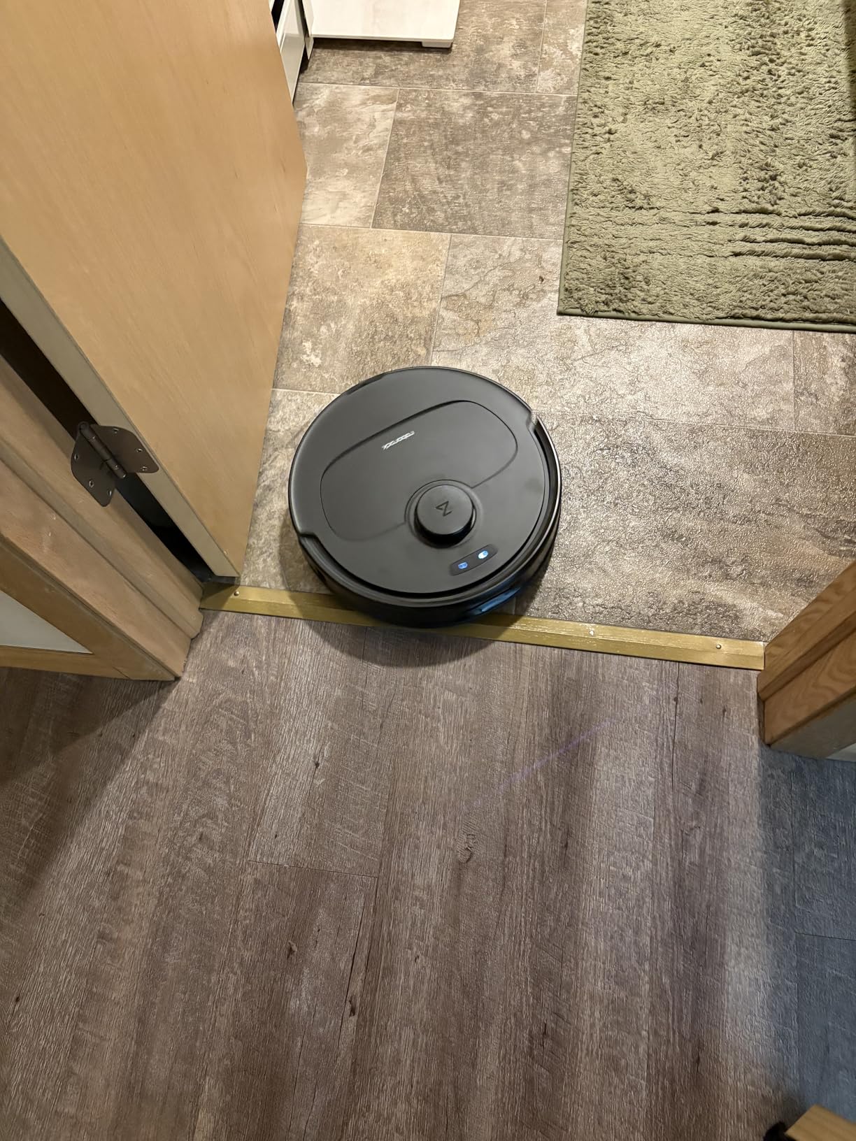 Qrevo Series Robot Vacuum and Mop, 8000Pa Suction, Upgraded from Qrevo S, Anti-Tangle Brushes, Smart Obstacle Avoidance, Auto Mop Washing, All-in-One Dock, 200RPM Spinning Mops, Black(QV 35A) customer photo 2